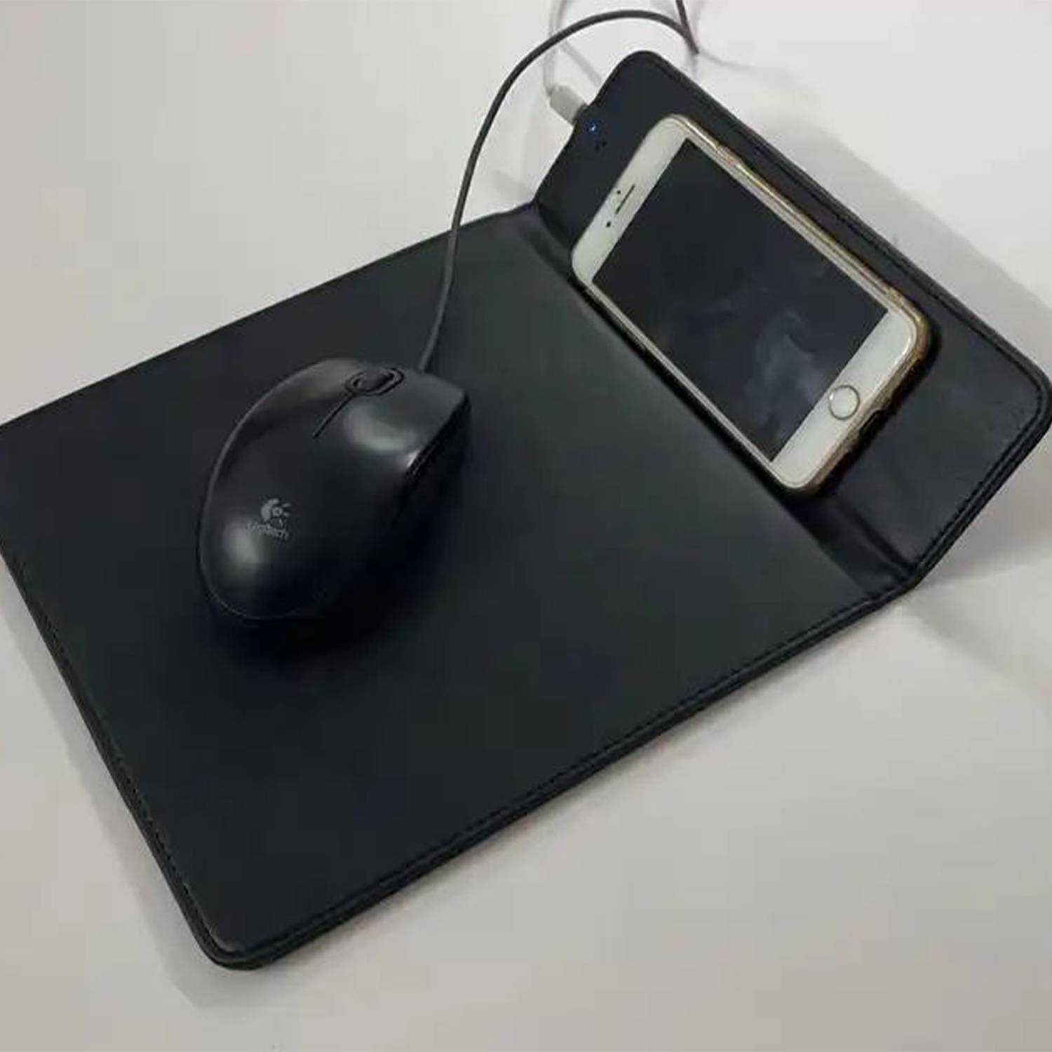 Wireless Charging Mouse Pad With Phone Stand 5