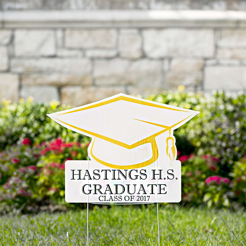 Graduation Hat Yard Signs 1