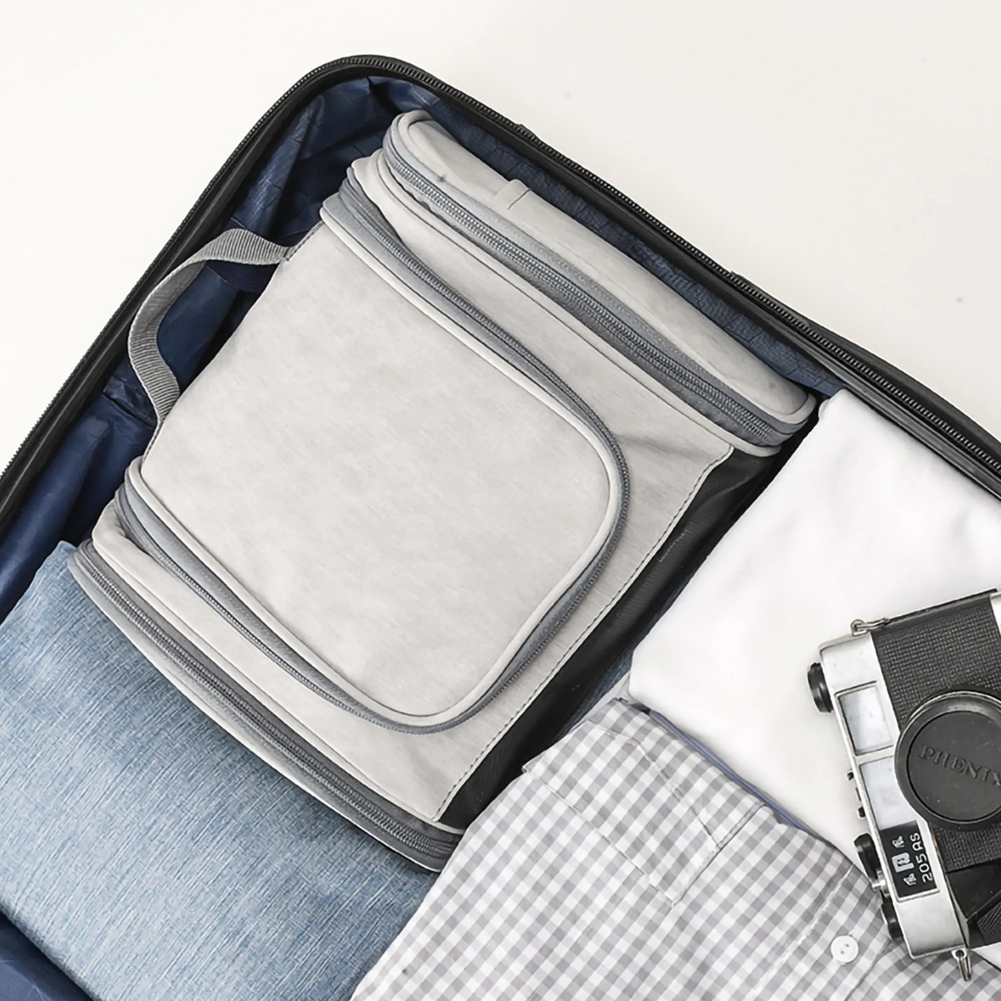 Large Capacity Travel Cosmetic Bag 3