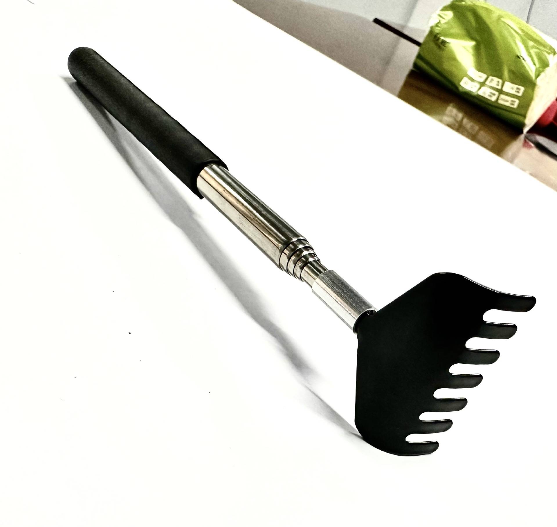 Telescoping Back Scratcher 4