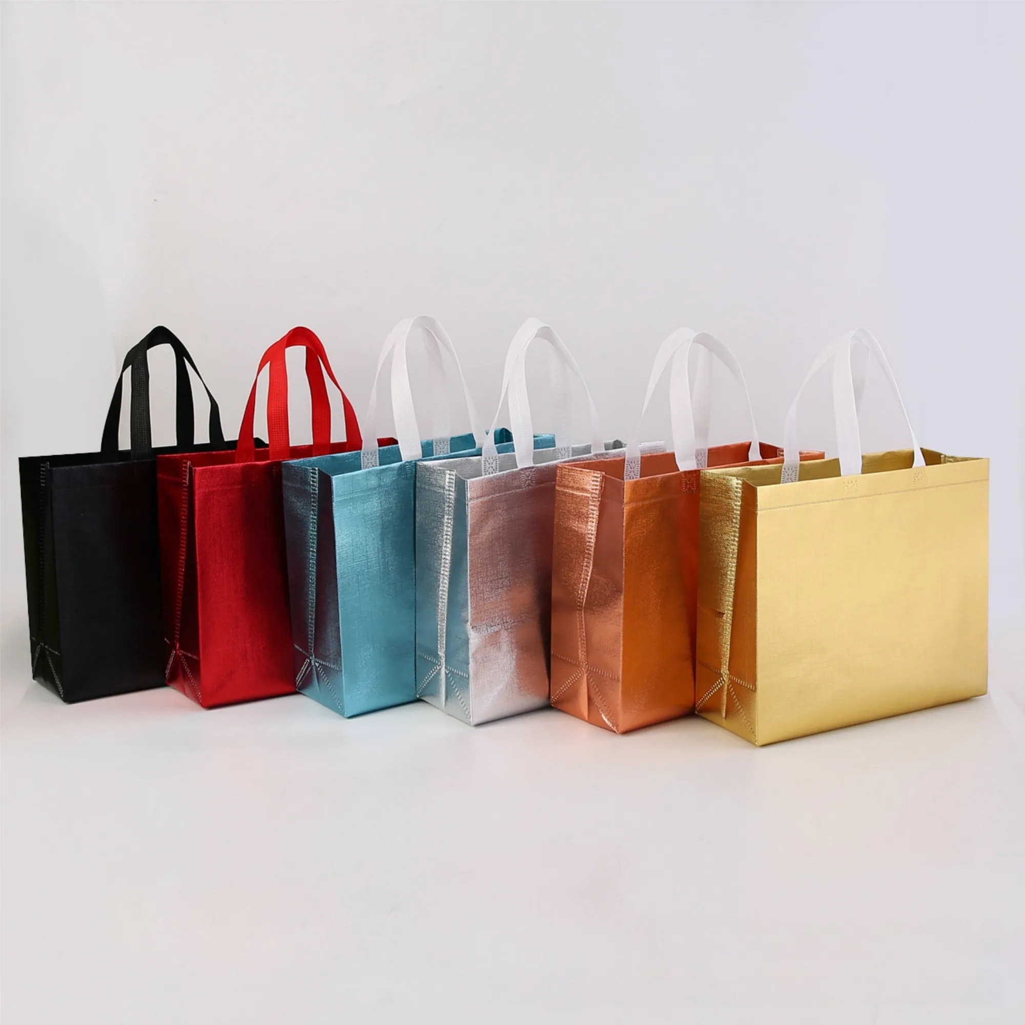 Glossy Laminated Non Woven Tote Bag For Apparel Packaging 5