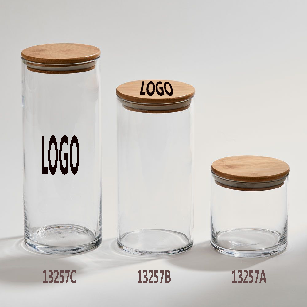 Glass Jar with Bamboo Wood Cover.. 1