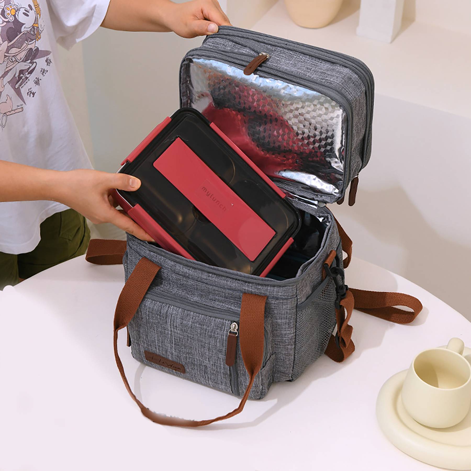 Large Capacity Thickened Refrigerated Insulated Bag 2