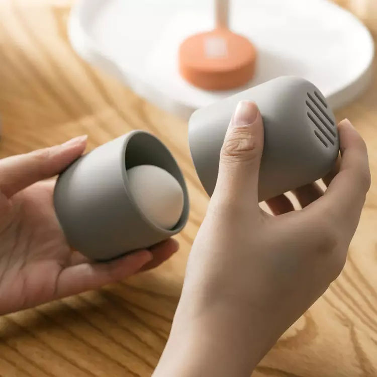 Makeup Sponge Holder 2