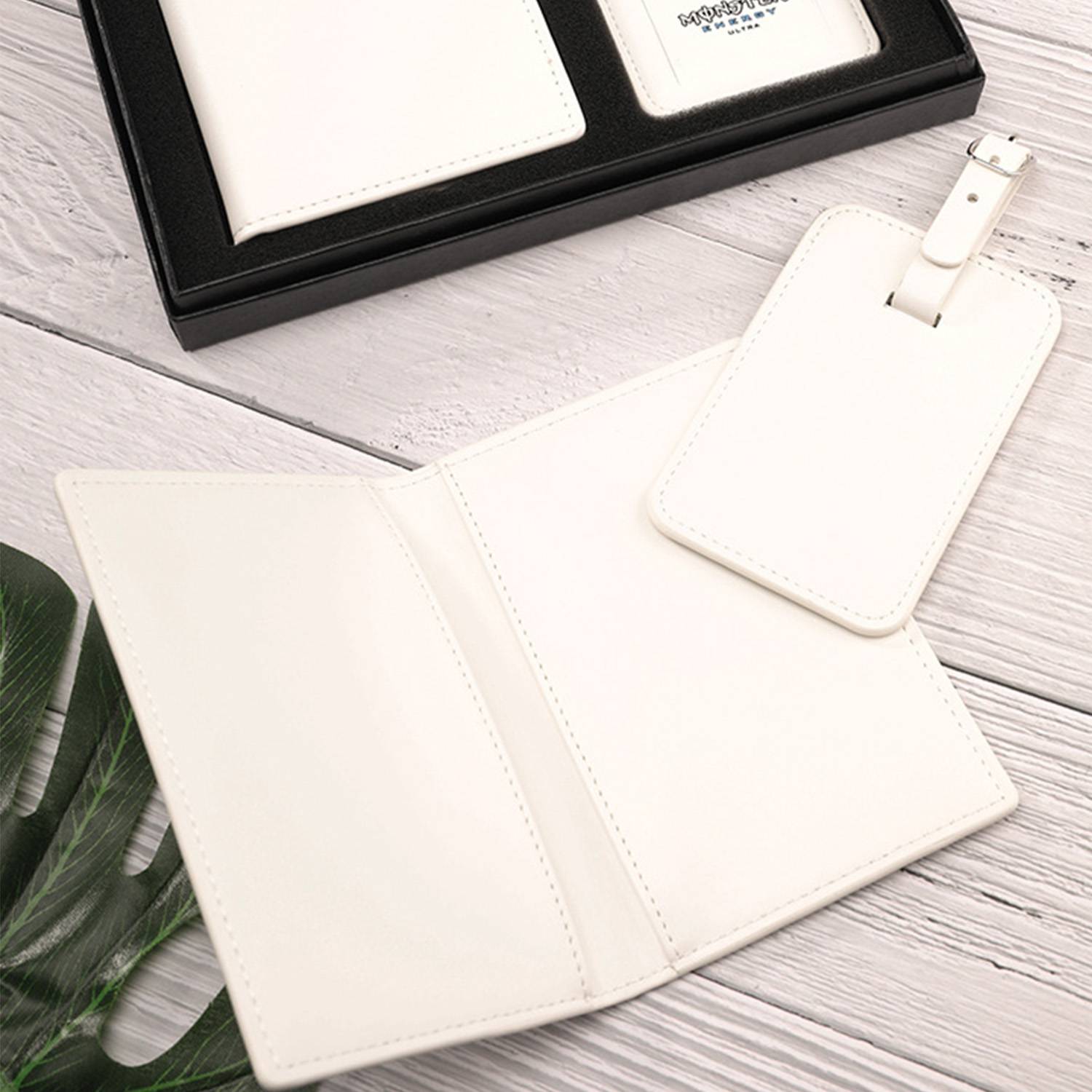 PU Leather Luggage tag and passport holder gift set 3