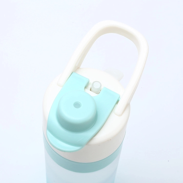 24 oz Multifunctional Sports Spray Bottle 7