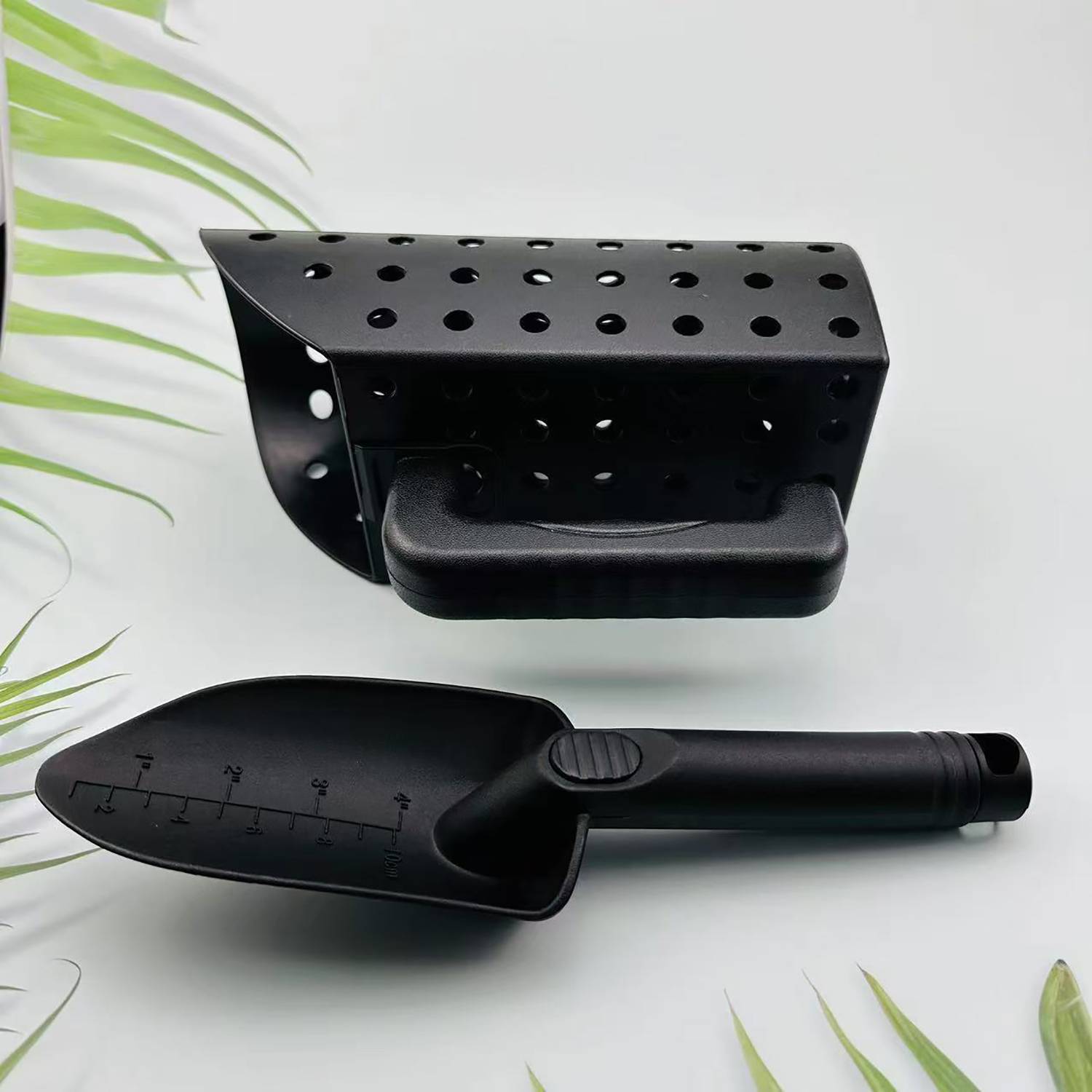 Beach Treasure Hunt Sand Sifter & Shovel Set 2