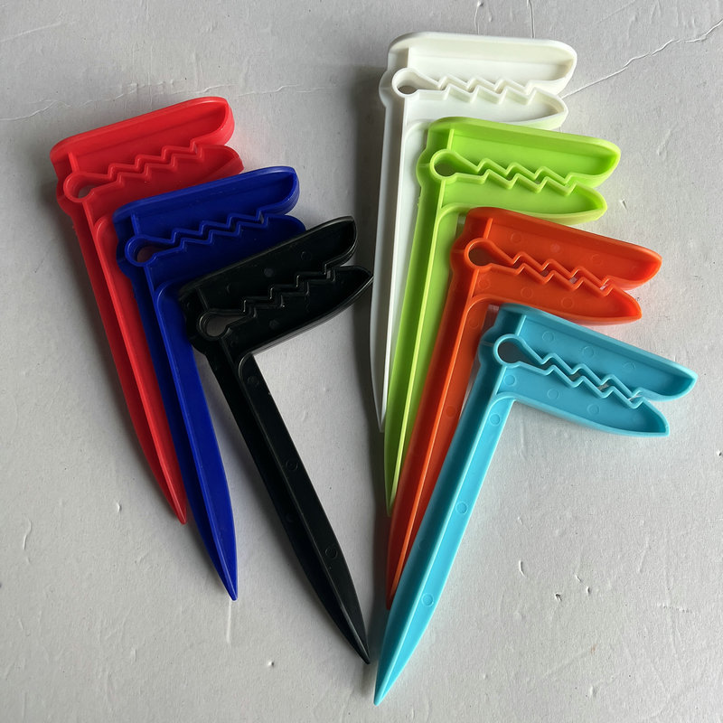Beach Towel Anchor Stakes Clip 3