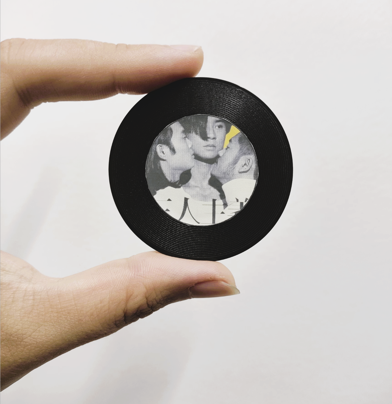 Customizable CD-Shaped Fridge Magnet 2