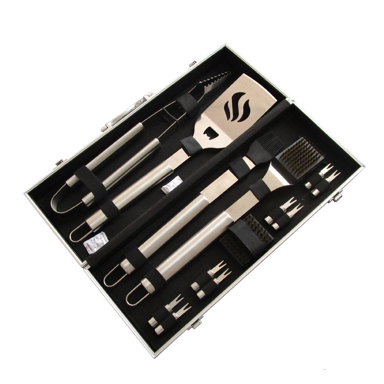 Cuisinart(R) 14 Piece Deluxe Grill Tool Set 1
