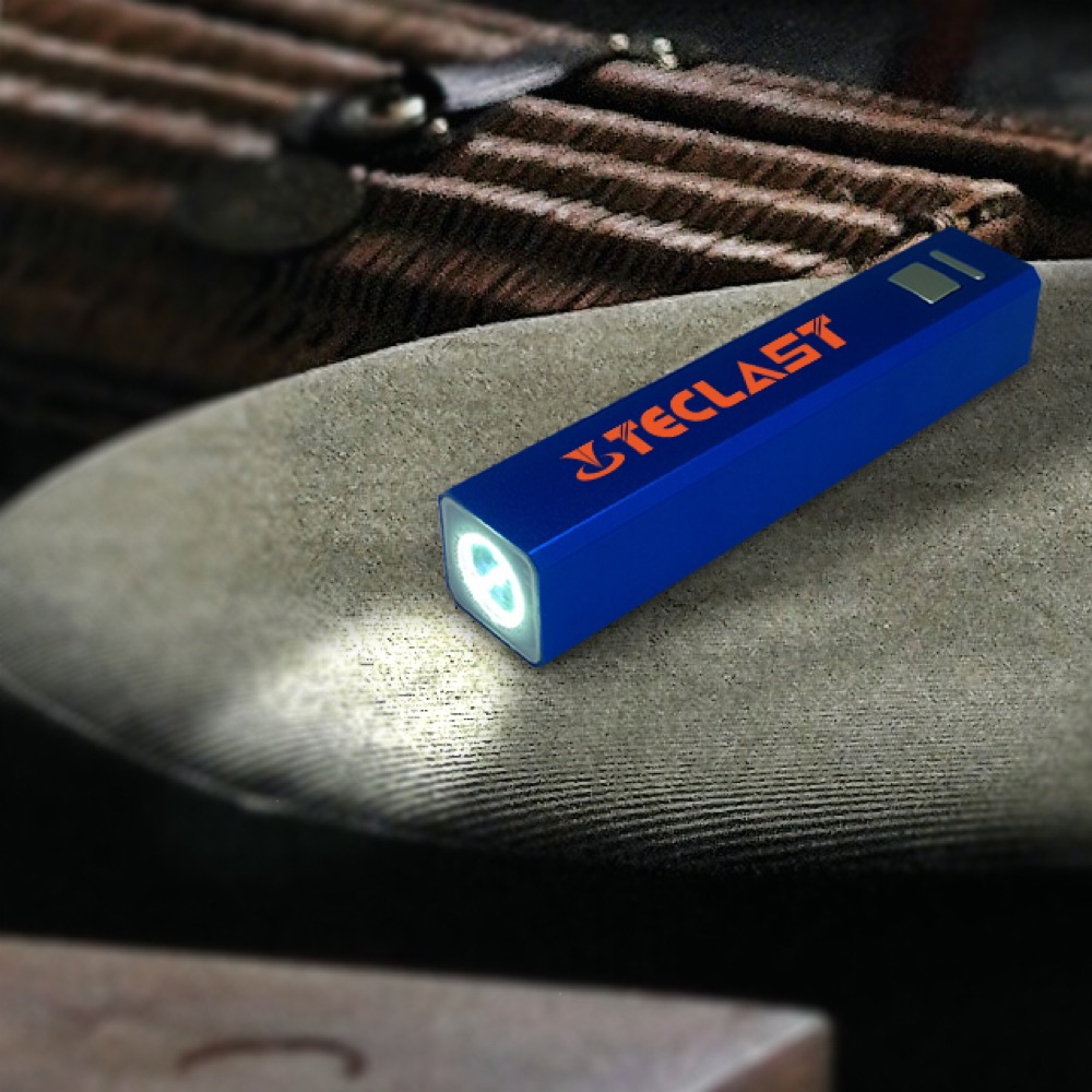 Sonic Flash 2200 Mah Charger W/Flashlight 6