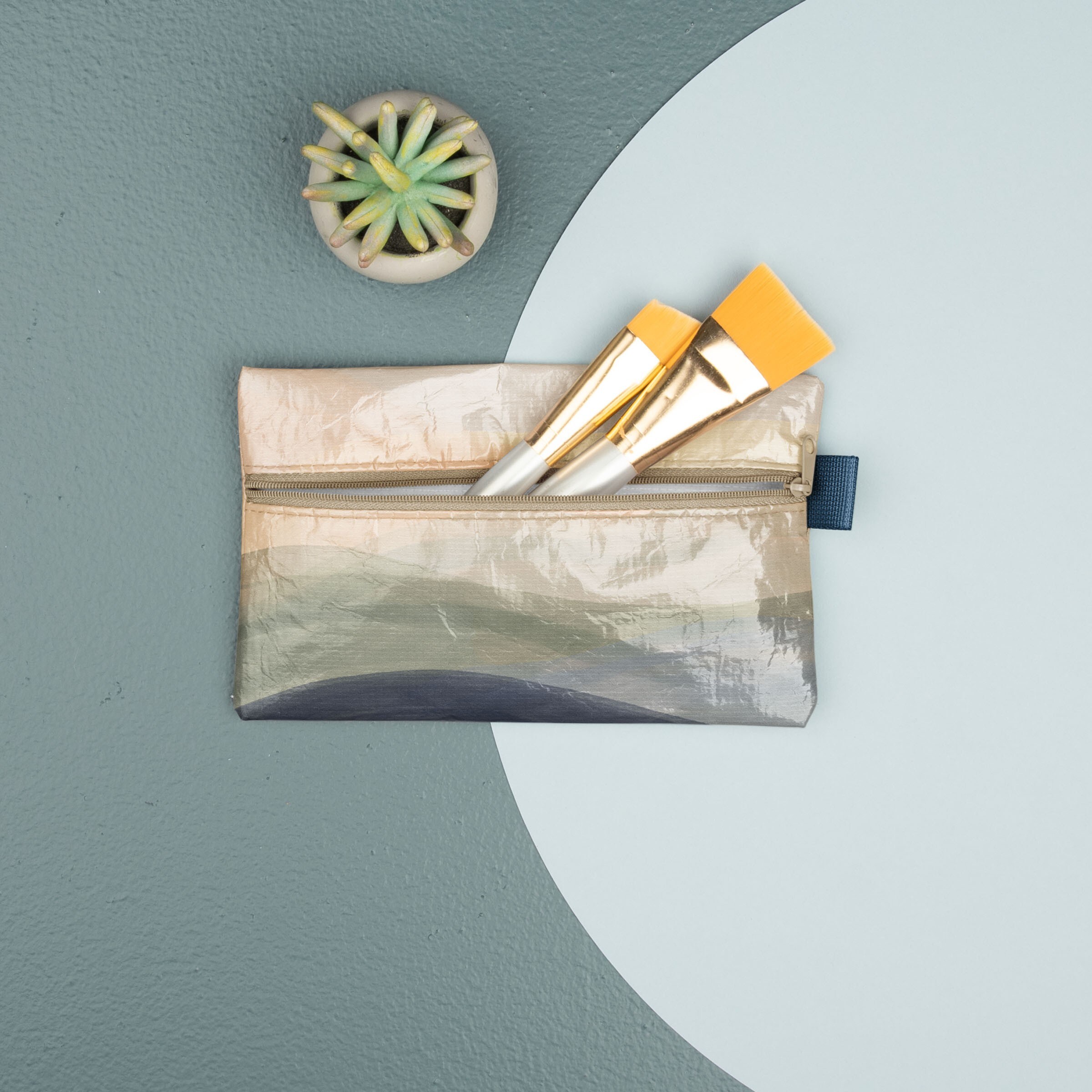 ZIP FRONT POUCHES - LAMINATED NON-WOVEN RPET - SMALL