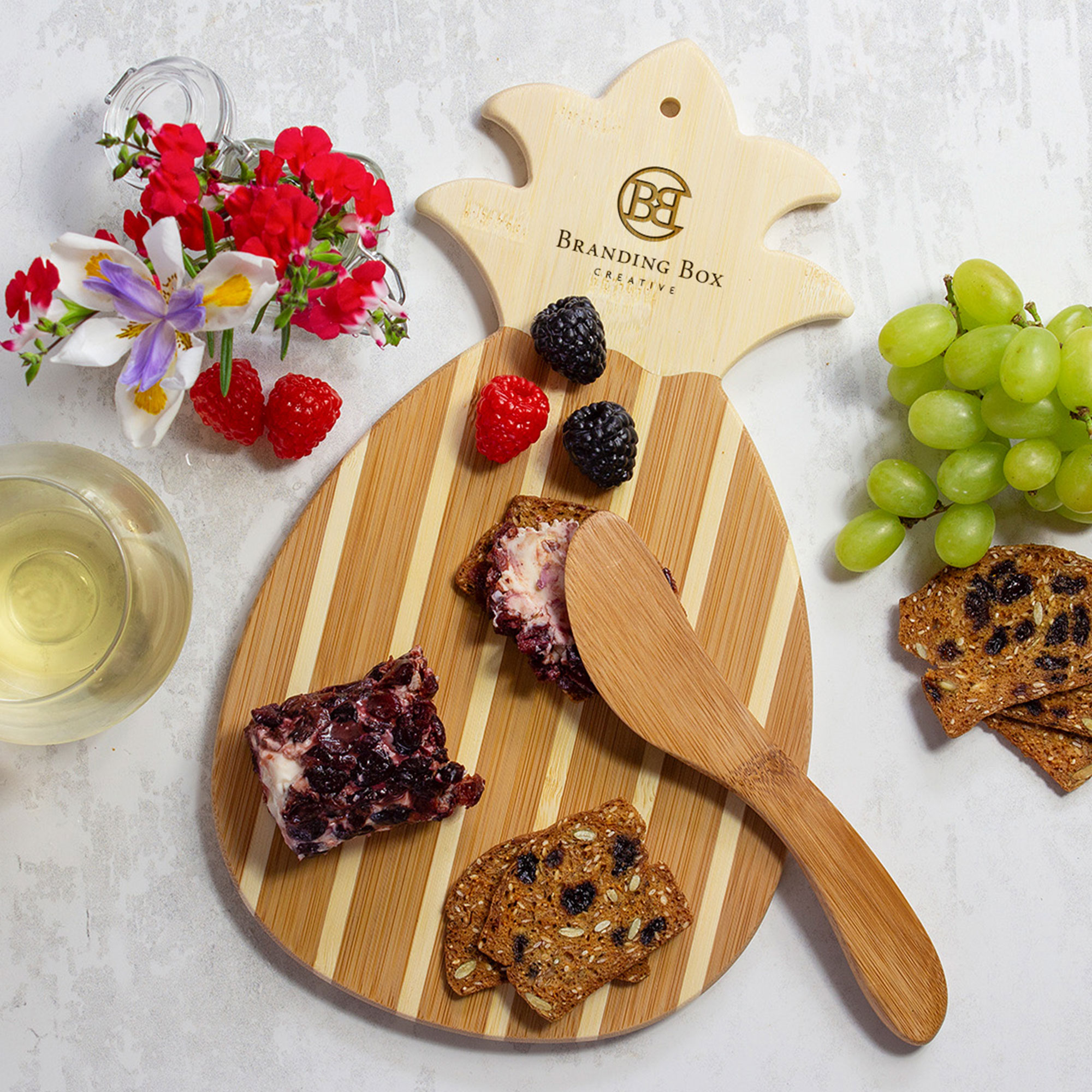Pineapple Charcuterie Board with Spreader Knife Gift Set 6