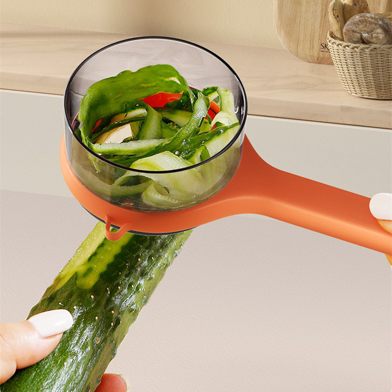 Vegetable Peeler with Built-in Container 3