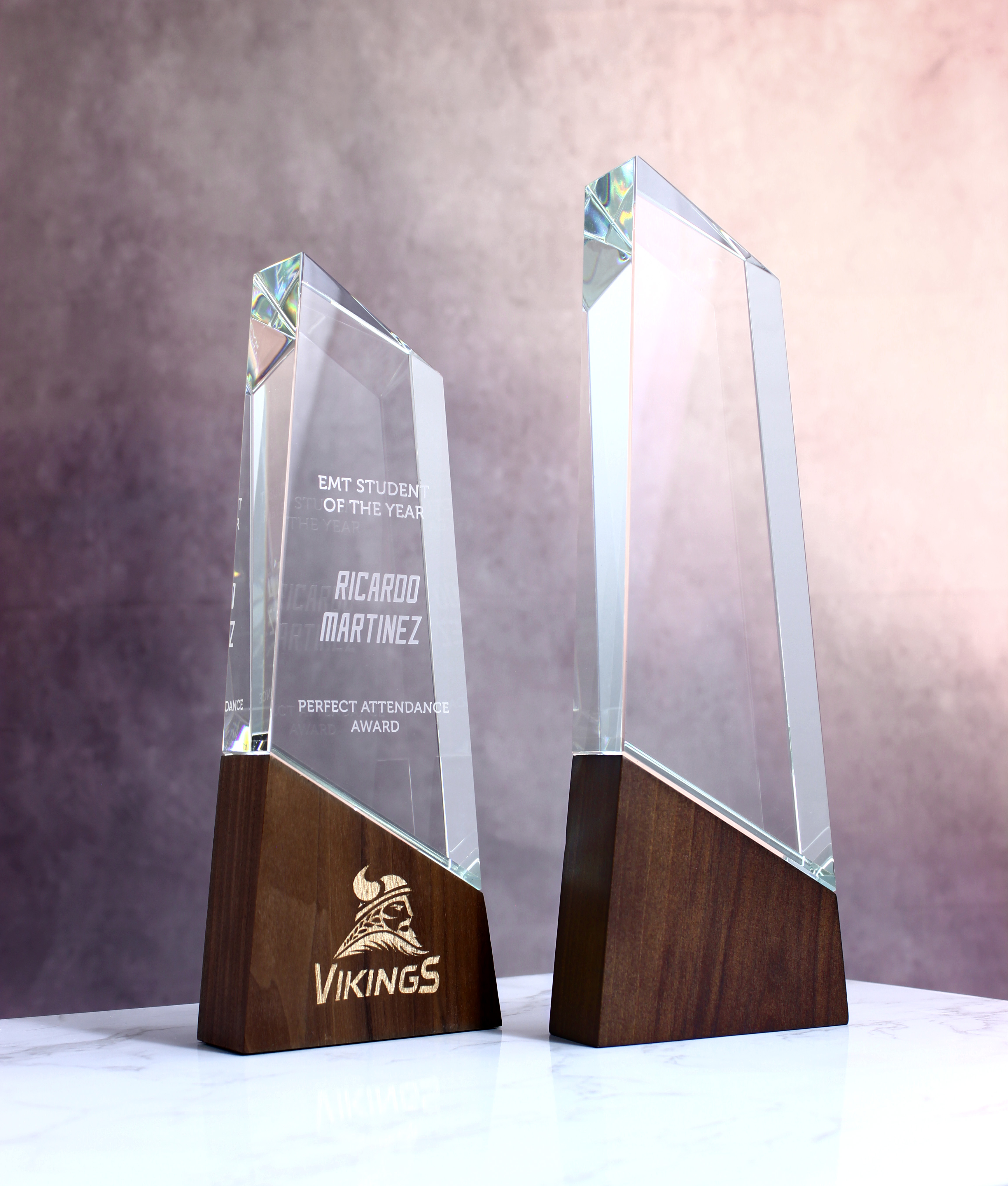10" Crystal Peak On Walnut Base Trophy 1