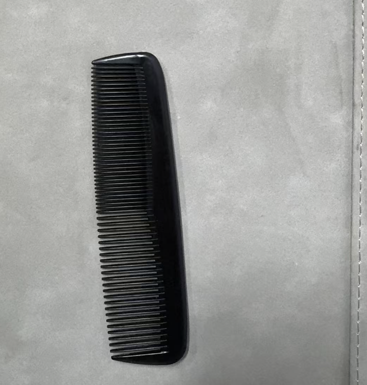 Comb in Vinyl Case 4