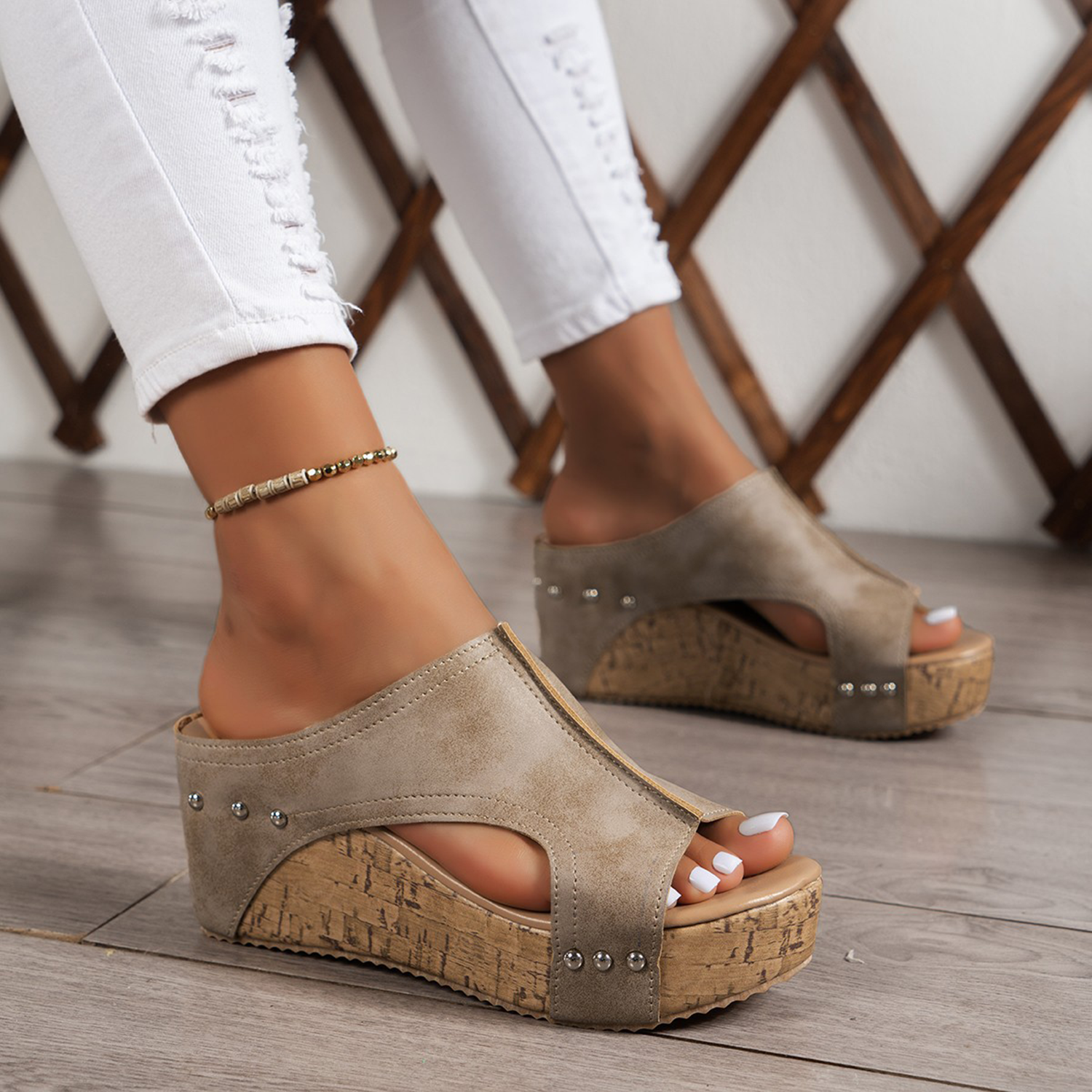 Womens Solid Hue Platform Sandals 4