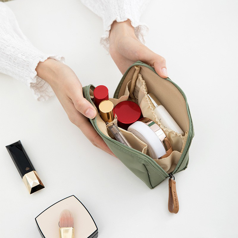 Simple makeup bag 3