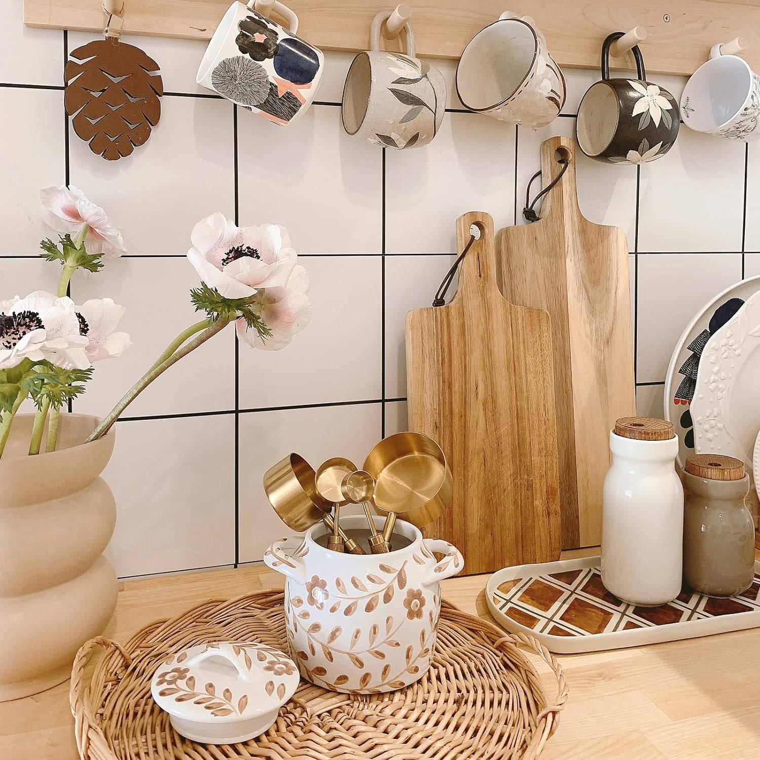 Wooden Handle Measuring Cups & Spoons Set 7