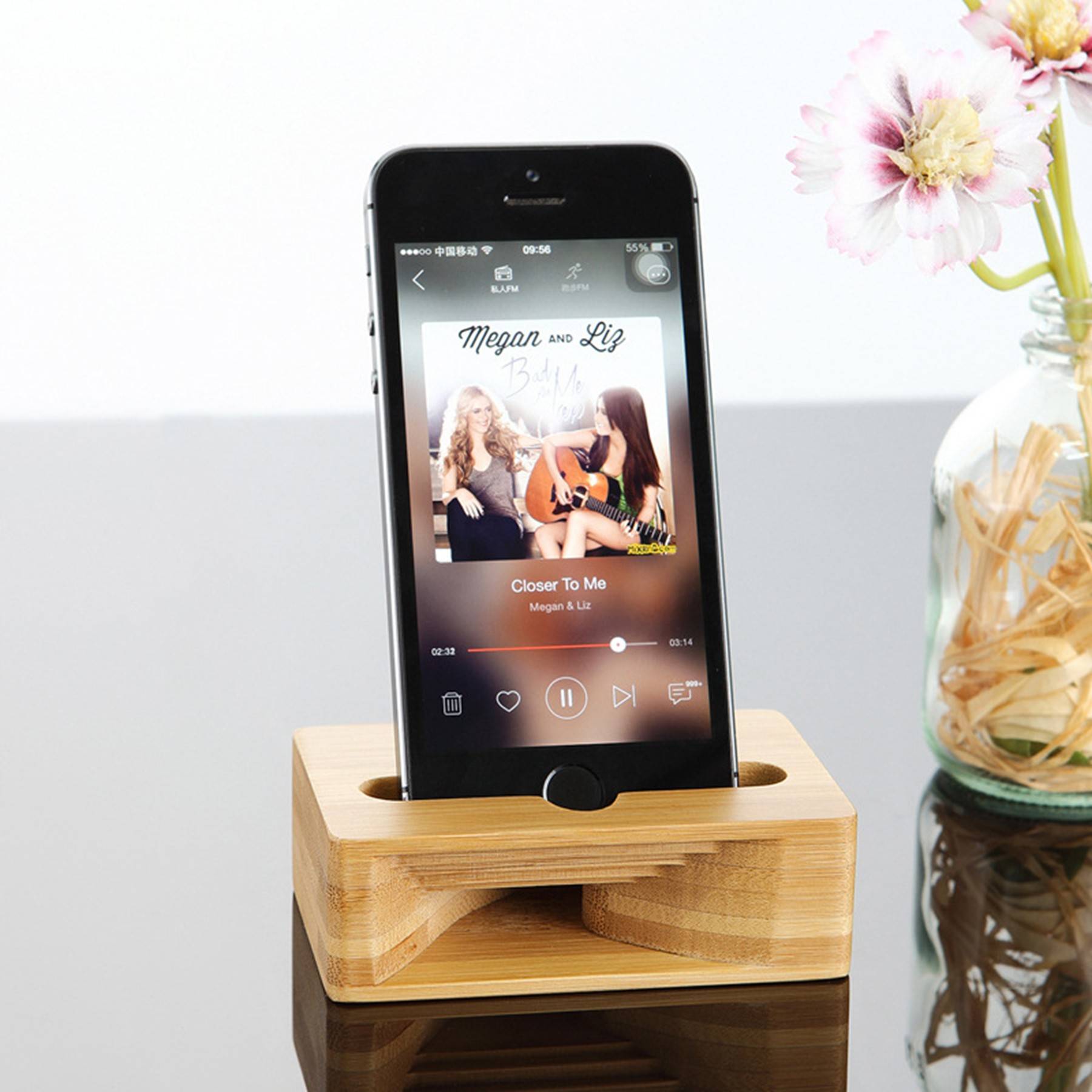 Bamboo Wooden Desktop Mobile Phone Speaker Holder 4