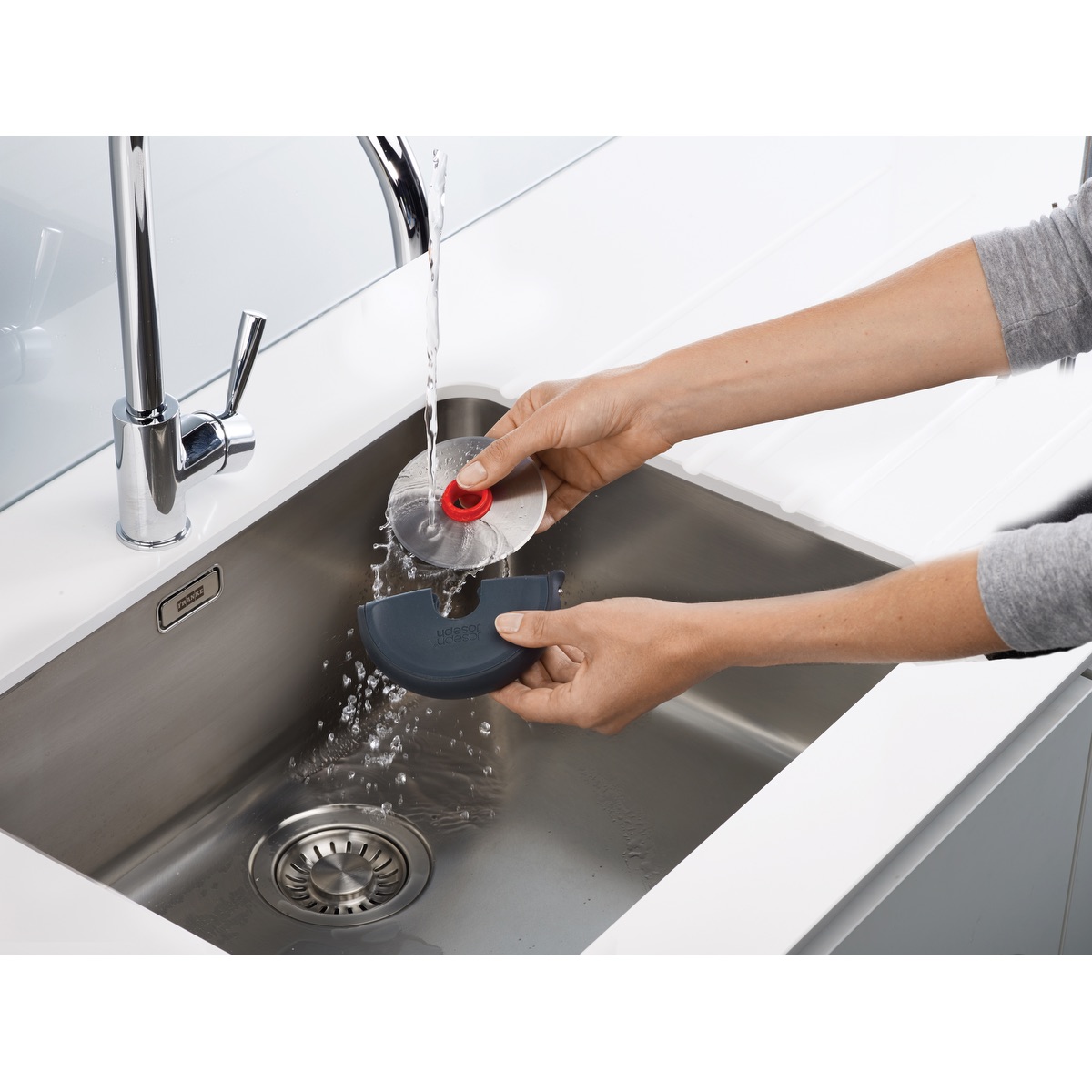 Joseph Joseph® Disc Easy-clean Gray Pizza Cutter 17