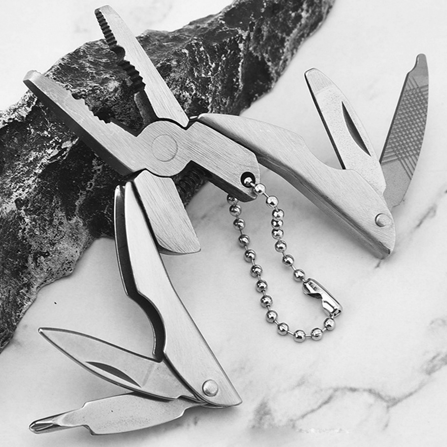 Mini Multifunction Foldable Survival Plier 3