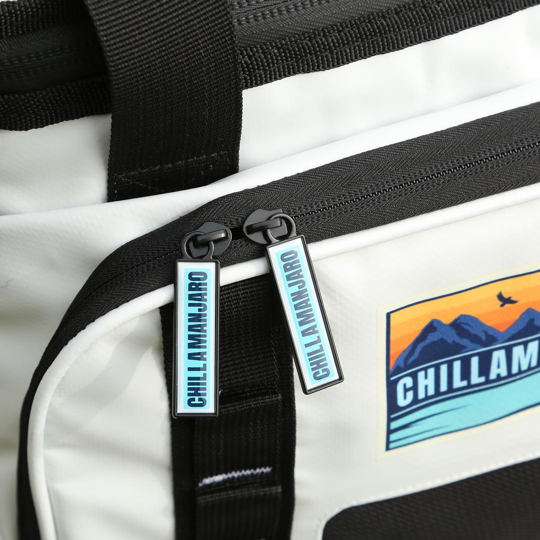 Chillamanjaro™ 18 Can Altitune Cooler Bag 10