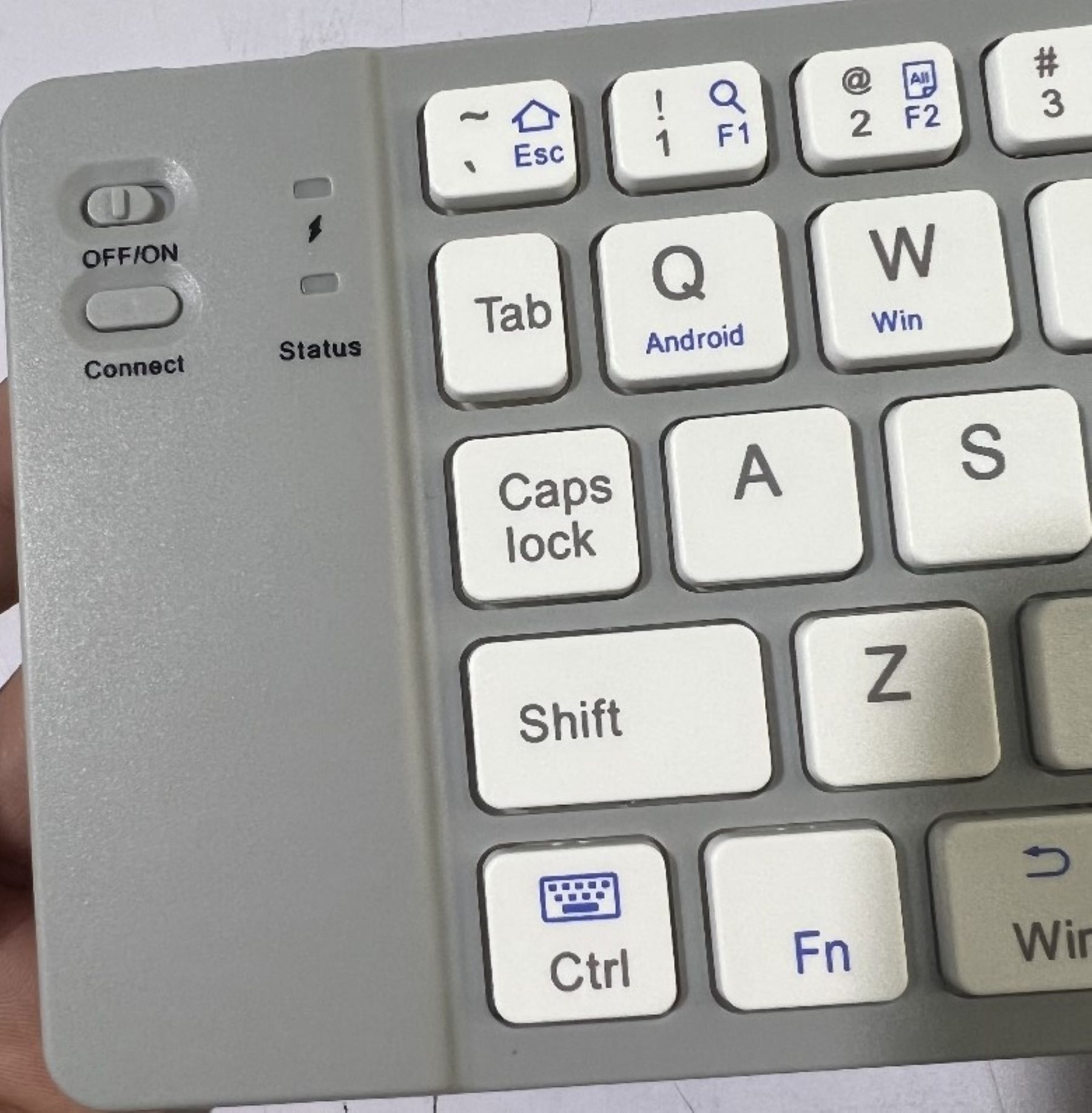 Lightweight Folding Keyboard w/Rechargeable Battery 2