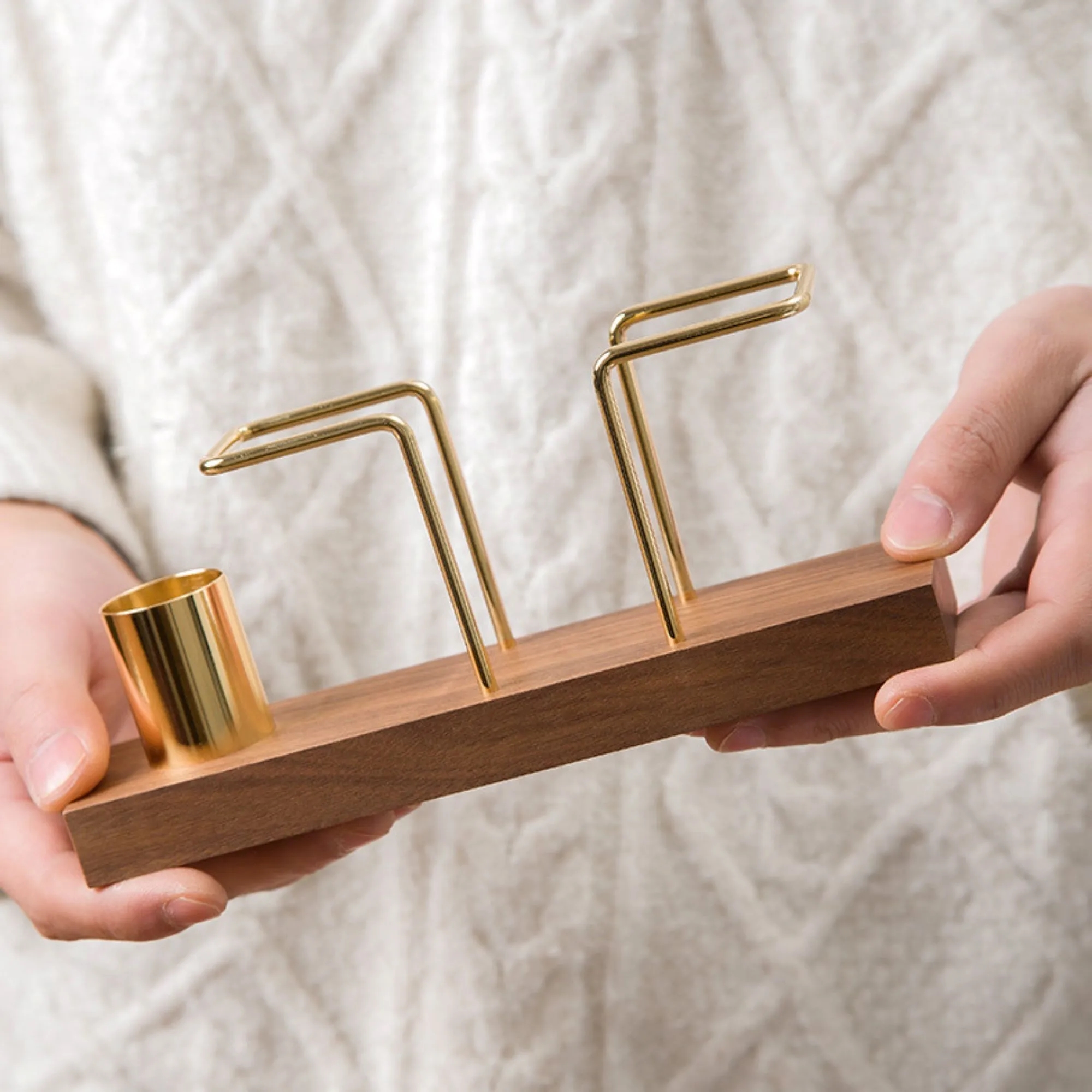 Wooden Multifunctional Paper Towel Storage Rack 2