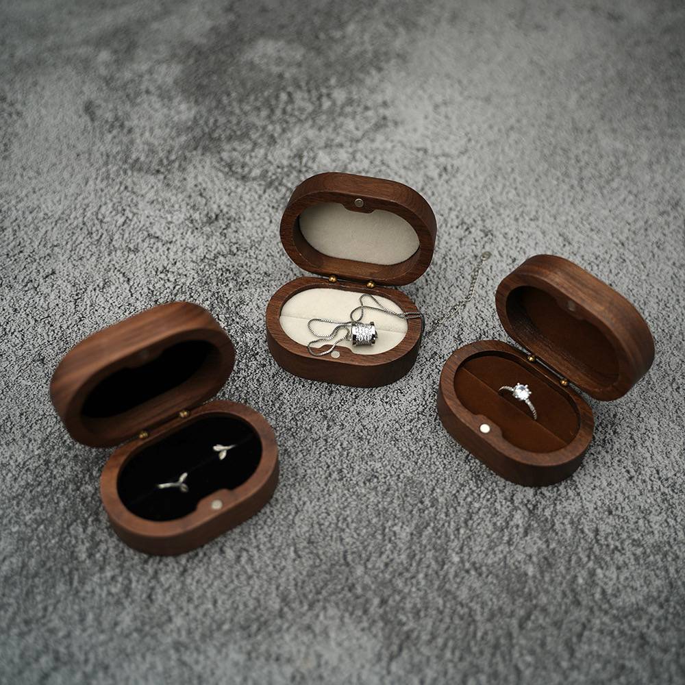 Oval Ring Box(Clear Top Optional) 8