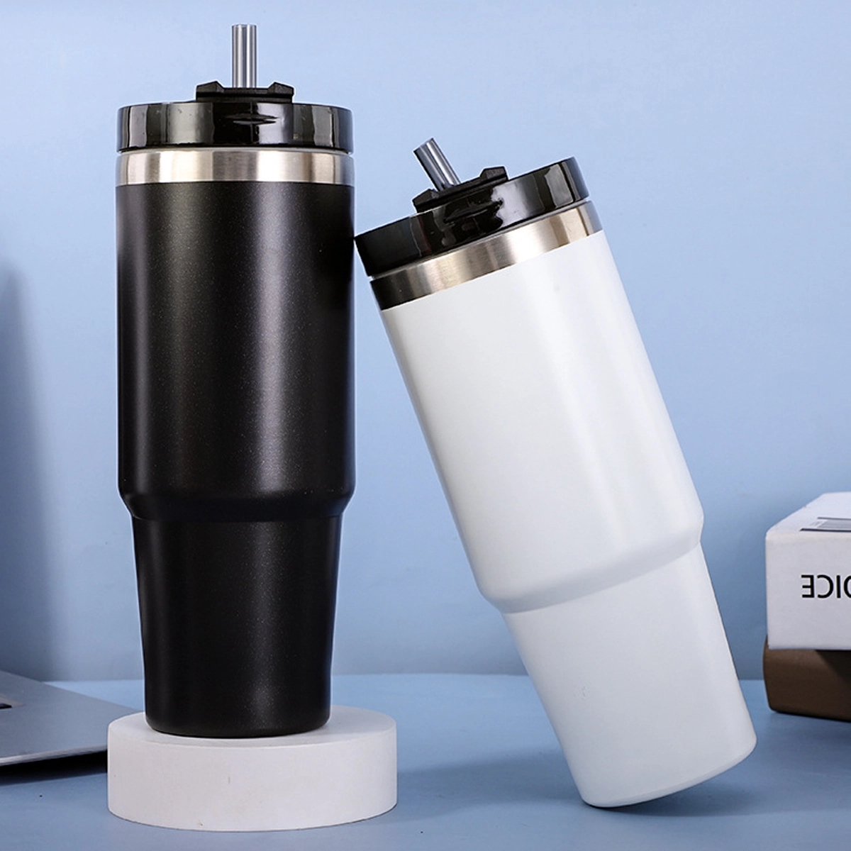 30 oz Insulated Tumbler With Lids and Straws 6