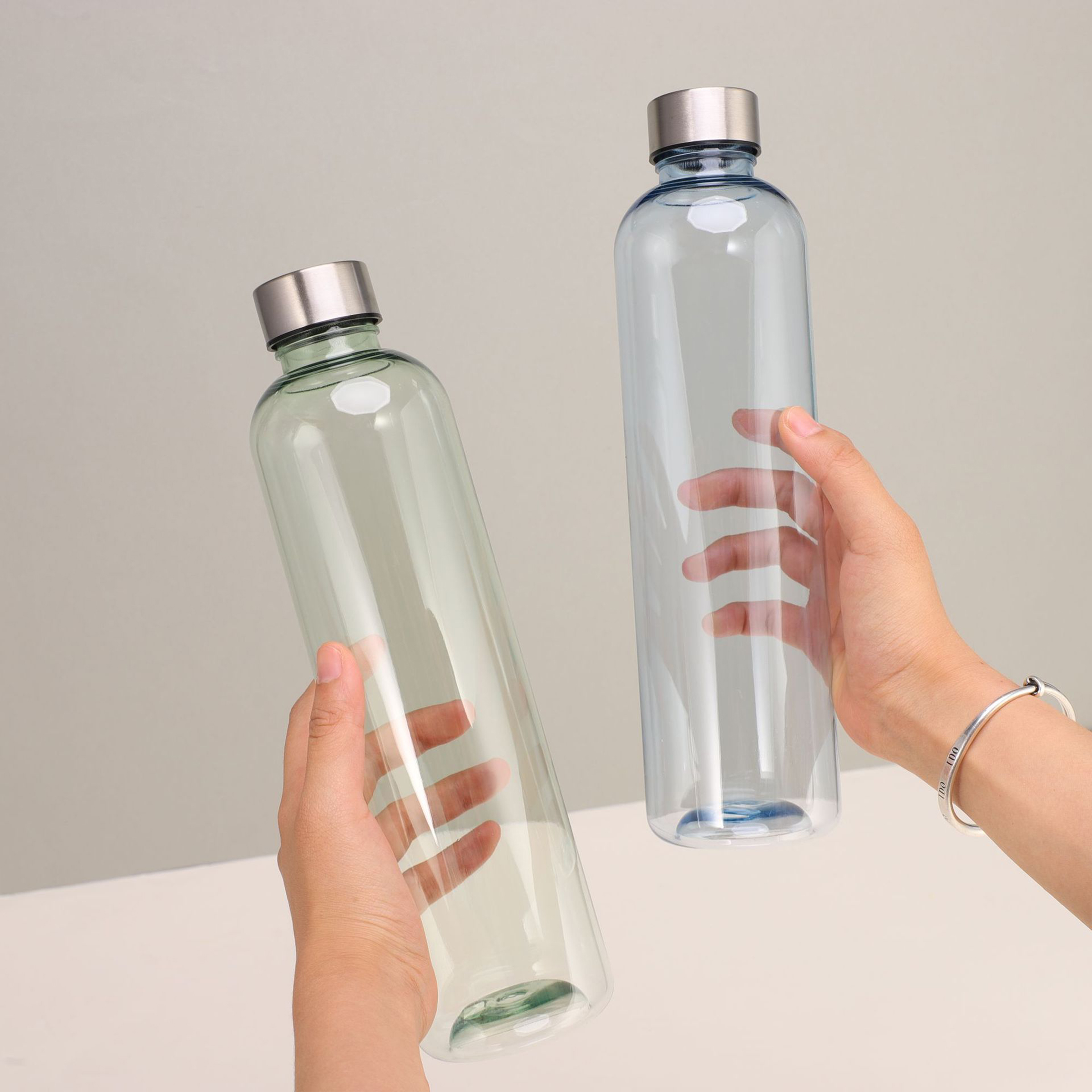 Plastic Solid Color Transparent Cycling Kettle 1