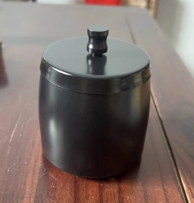 Ashtray with Lid for Cigarette 9