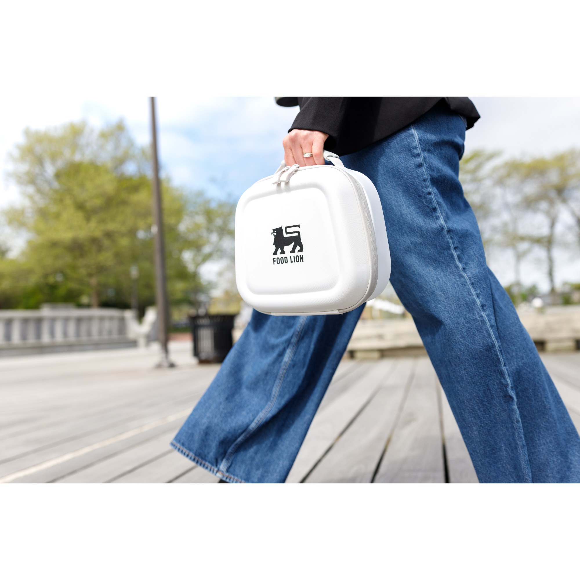 Igloo® Day Chiller Recycled Poly Lunch Box 2