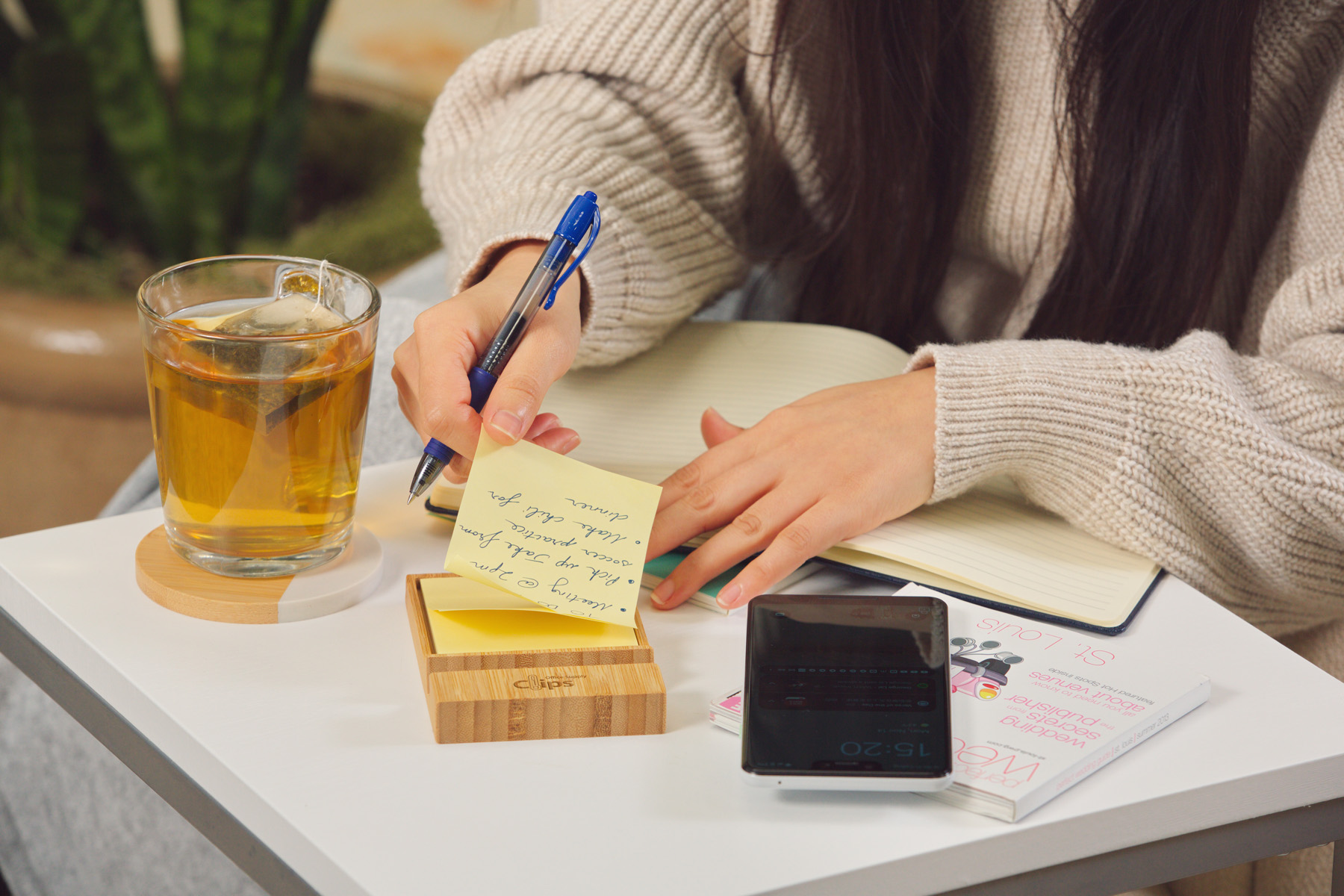 Bamboo Sticky Note Dispenser with Phone Holder 7