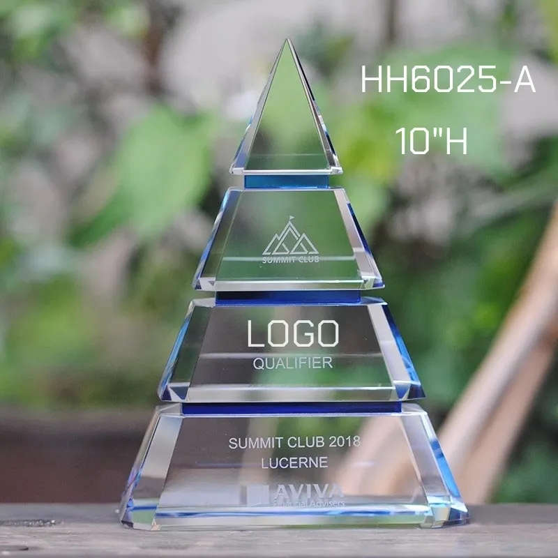 Crystal Pyramid Trophy Award Supplier 7