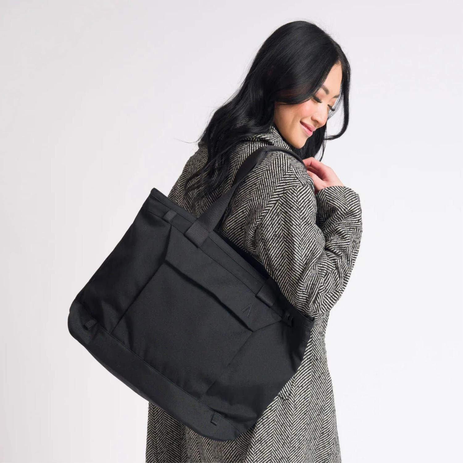 BOUNDARY SUPPLY® Recycled Rennen Tote Bag 2