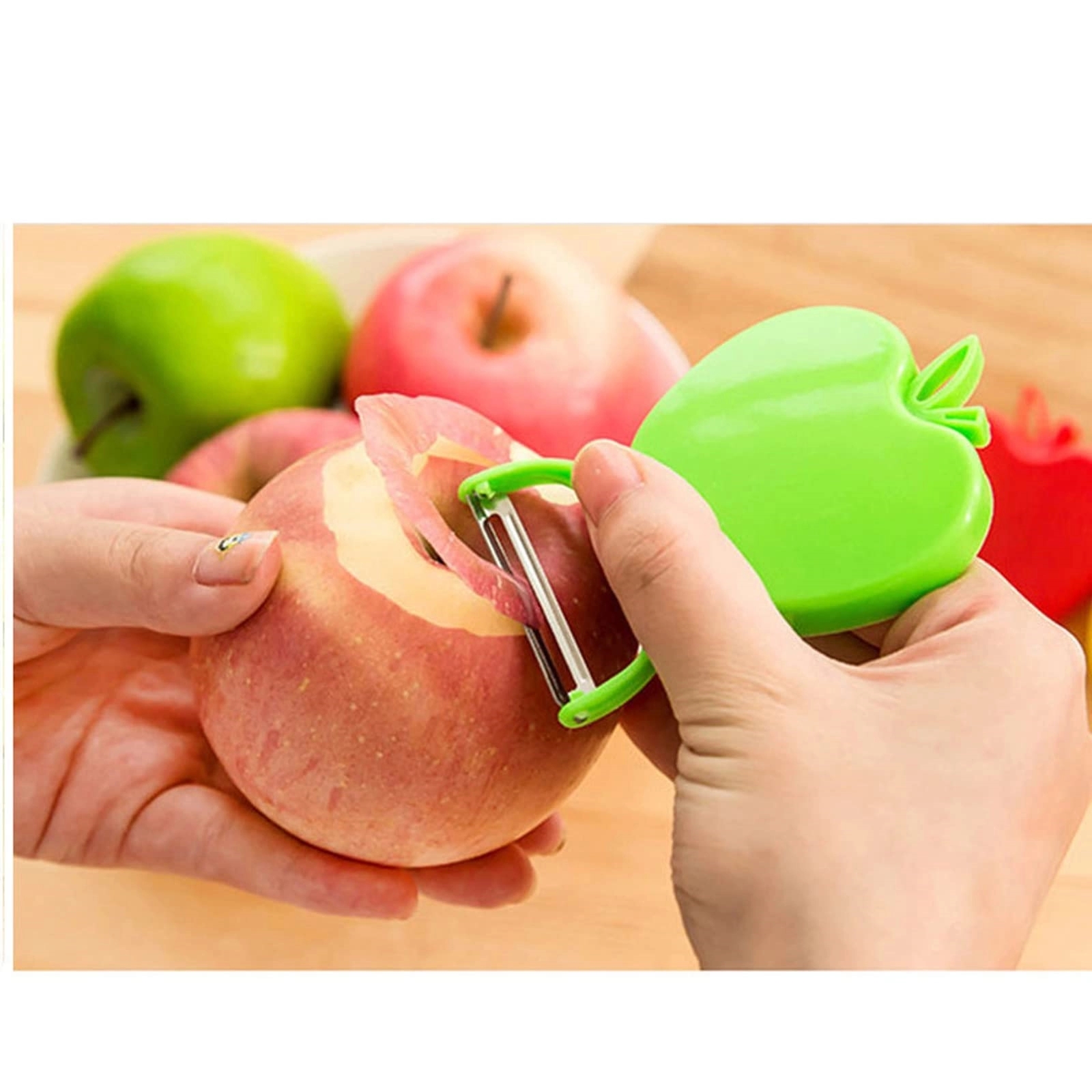 Foldable Apple Peeler 3