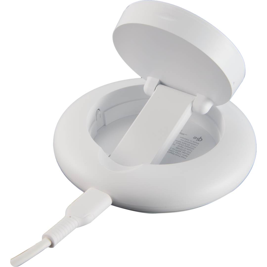 Fast Fold MagClick™ Qi2 Wireless Charging Stand 2