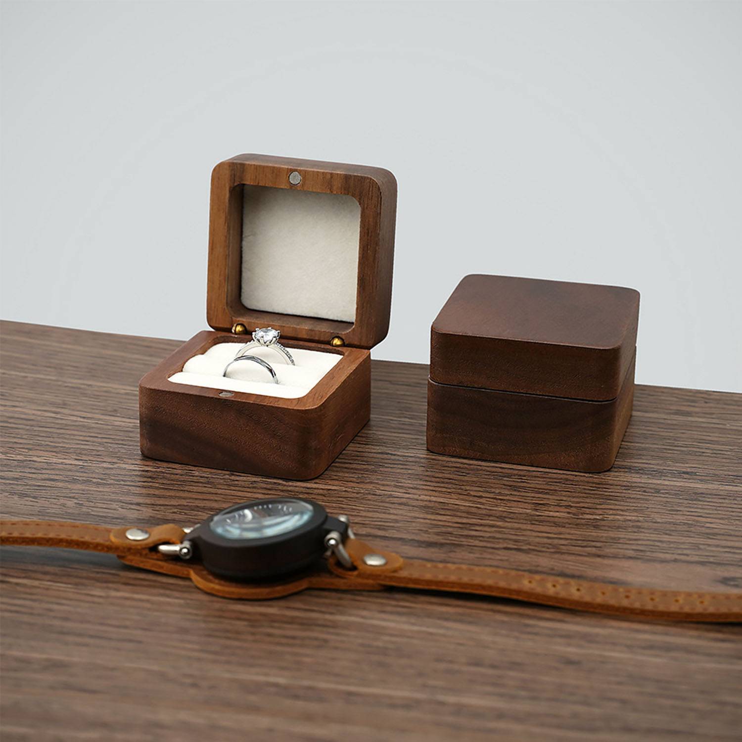 Walnut jewelry ring box 4