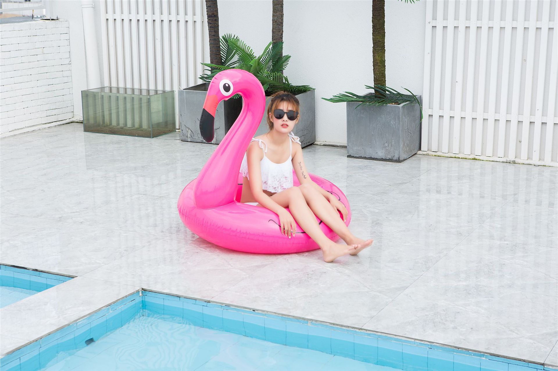 Inflatable Pool Float Tubes with Unicorn and Flamingo design 3