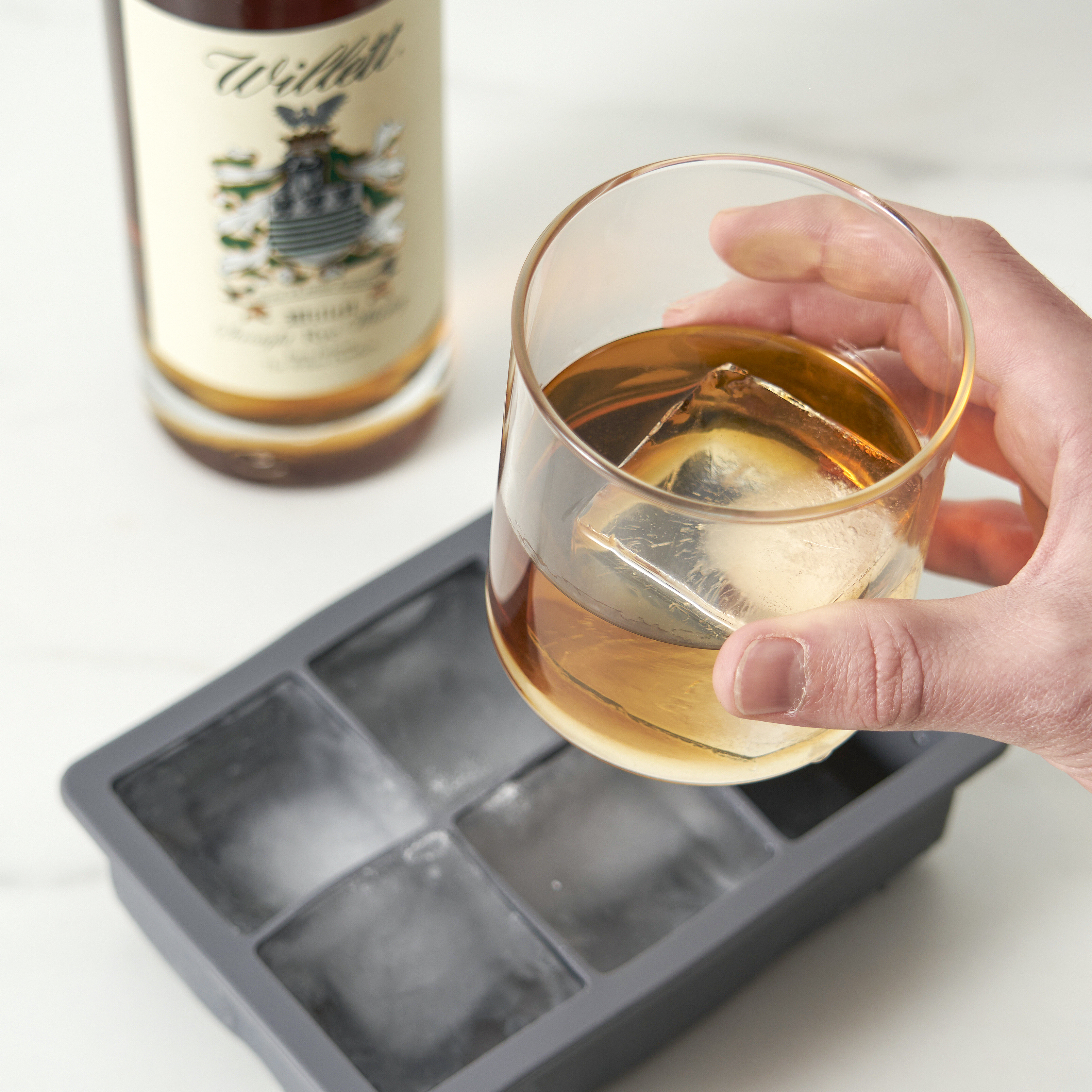 Viski® Whiskey Ice Cube Tray with Lid 4