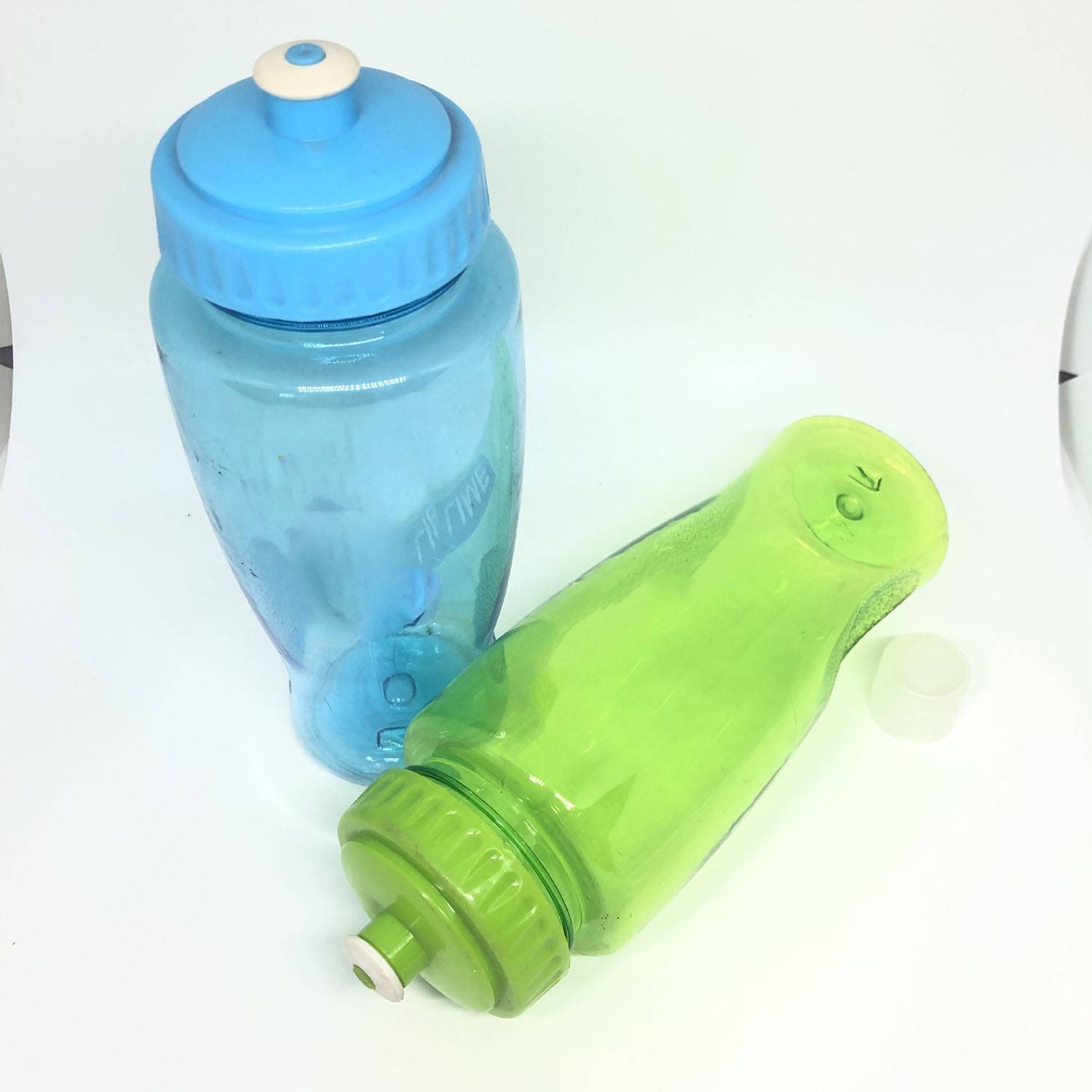 24.6oz plastic space cup with a suction nozzle 4