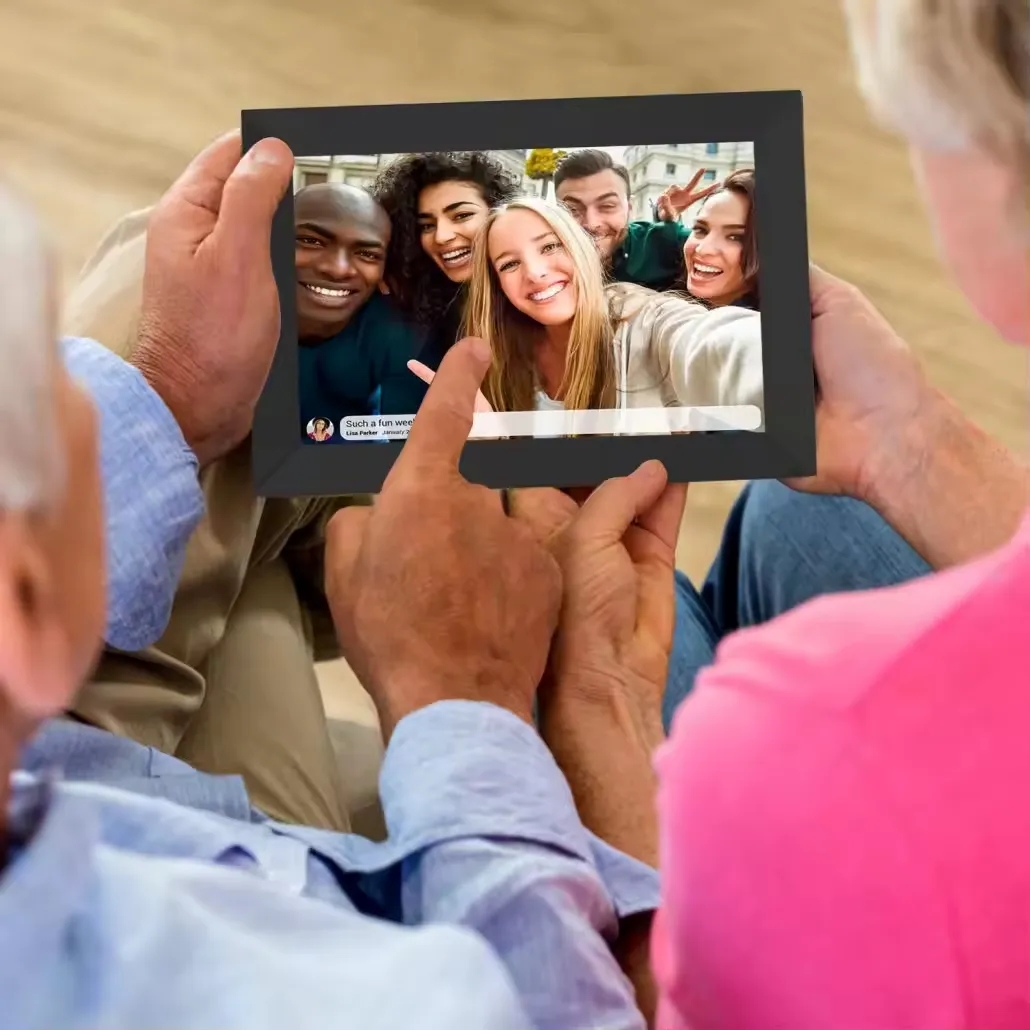 10.1-inch WiFi HD Touch Screen Digital Photo Frame 3