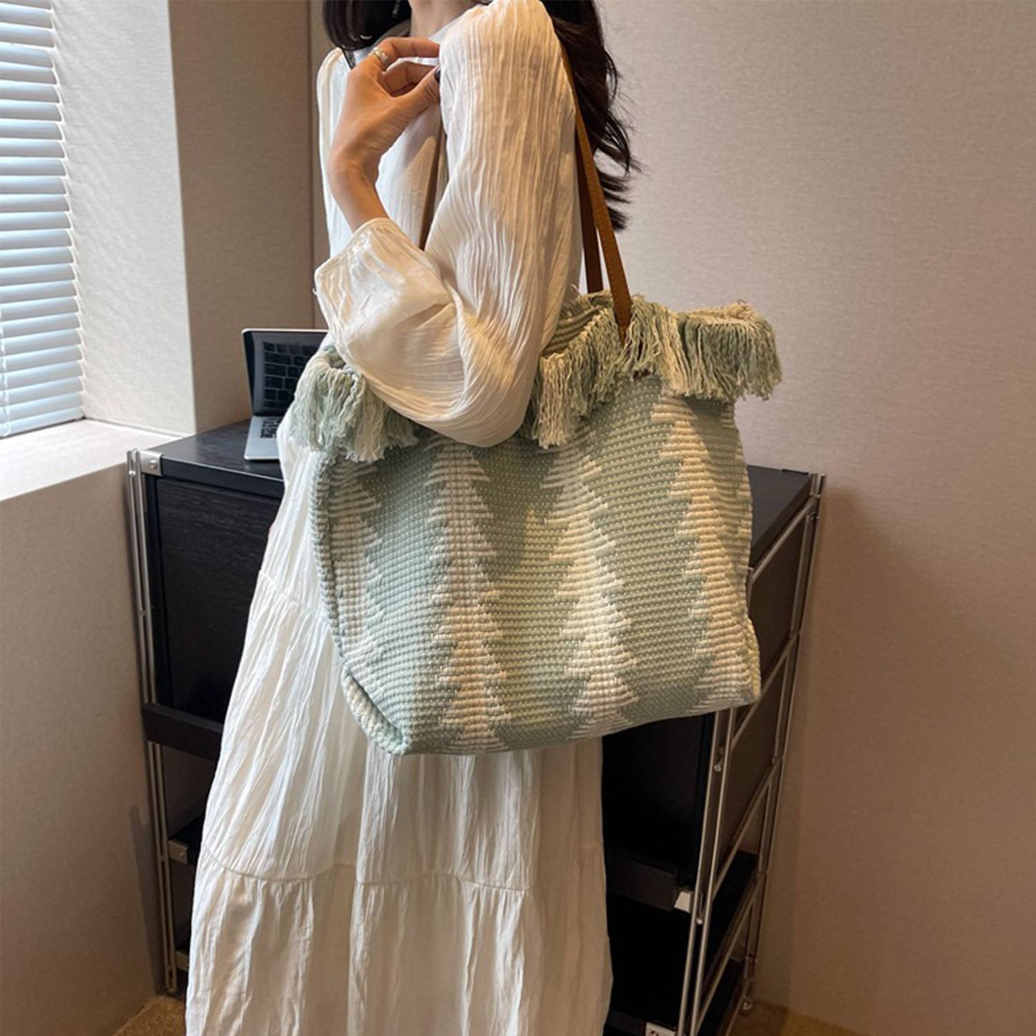 Wool woven tote bag 5