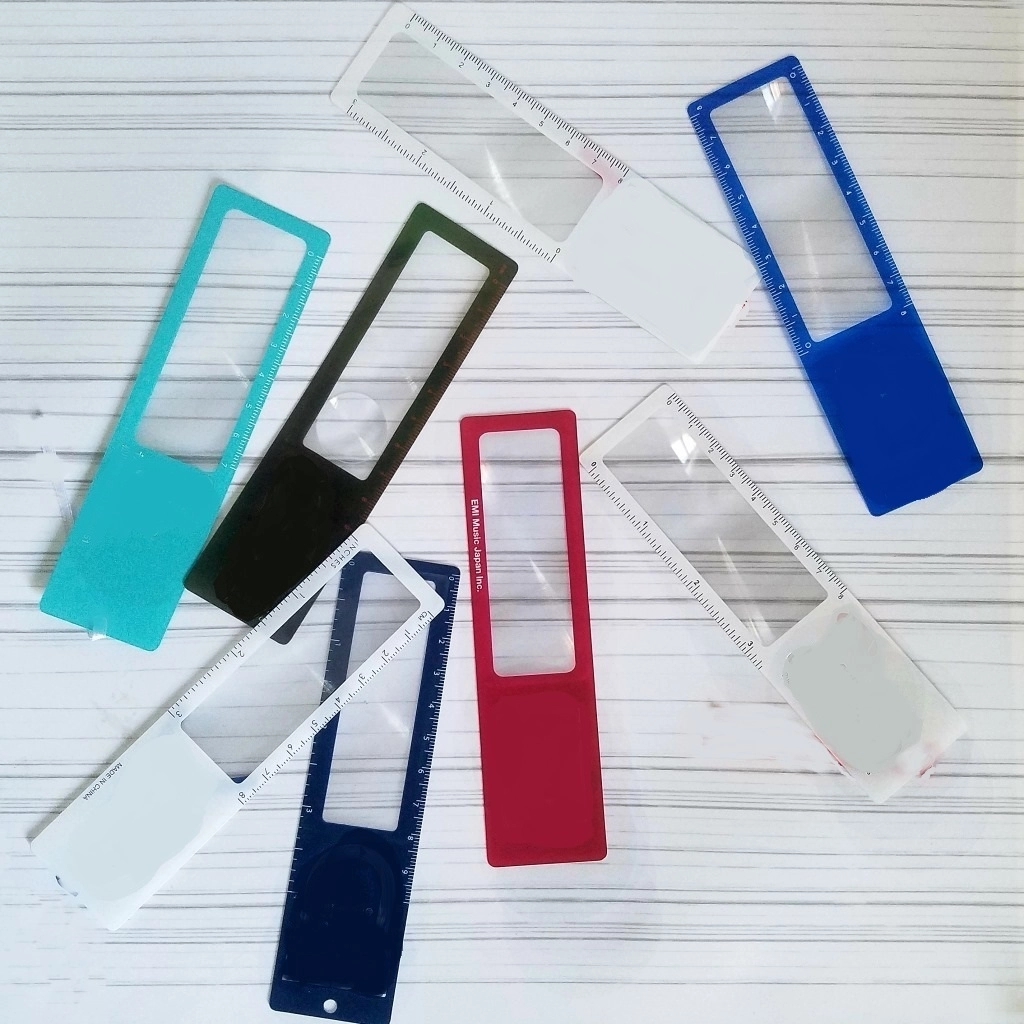 Bookmark magnifier with Ruler 2