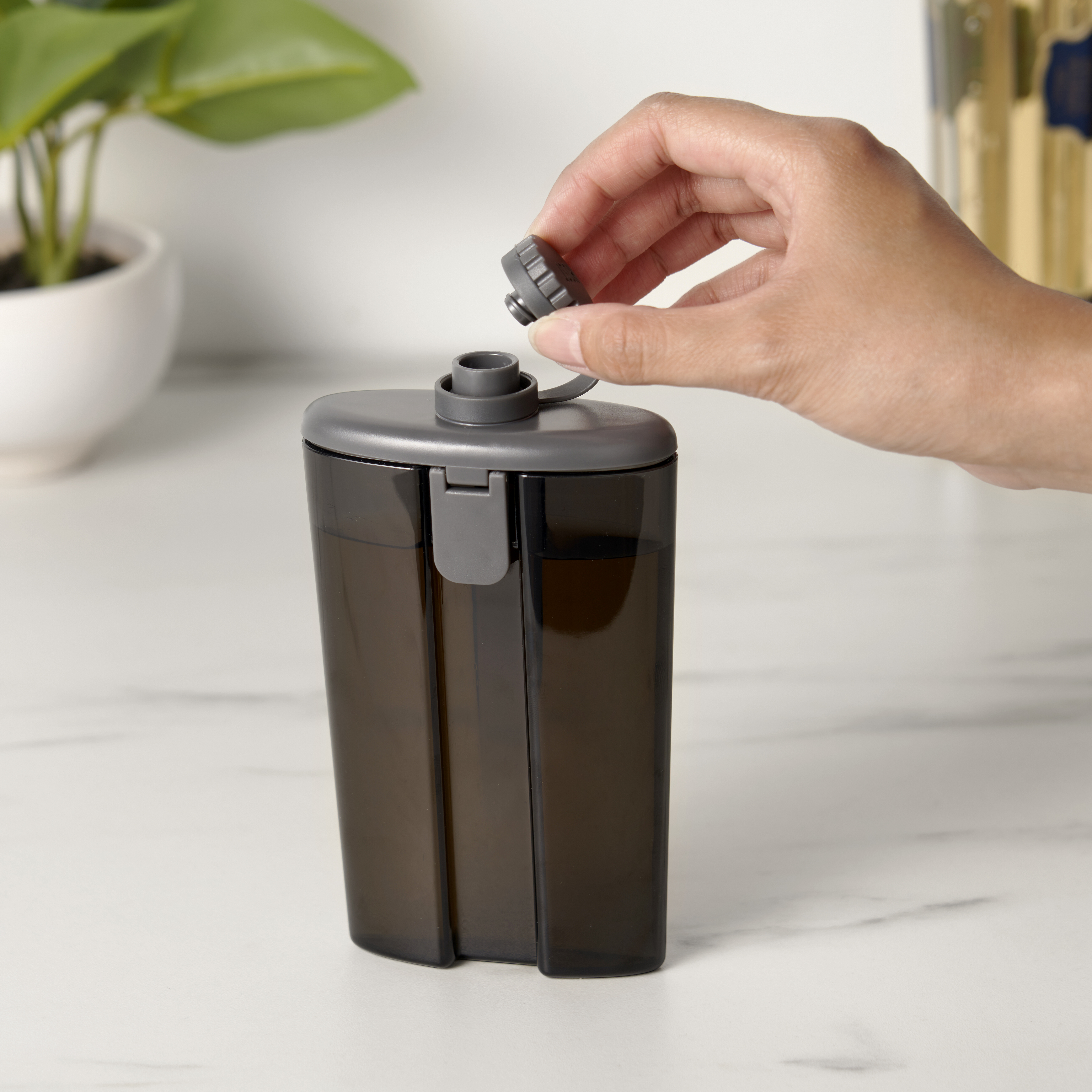 HOST® Easy-Fill™ Flask 7