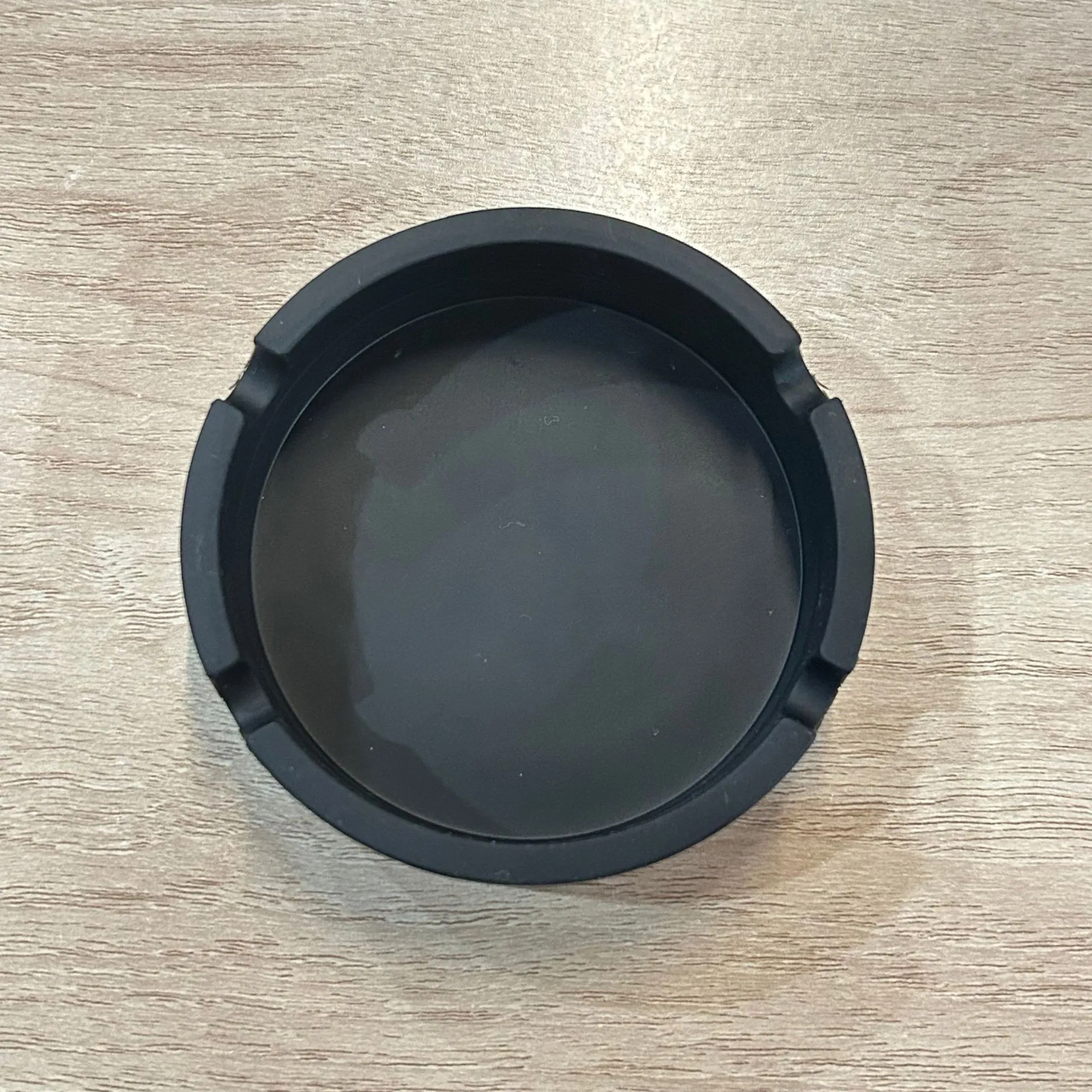 Silicone Circular Ashtray 7