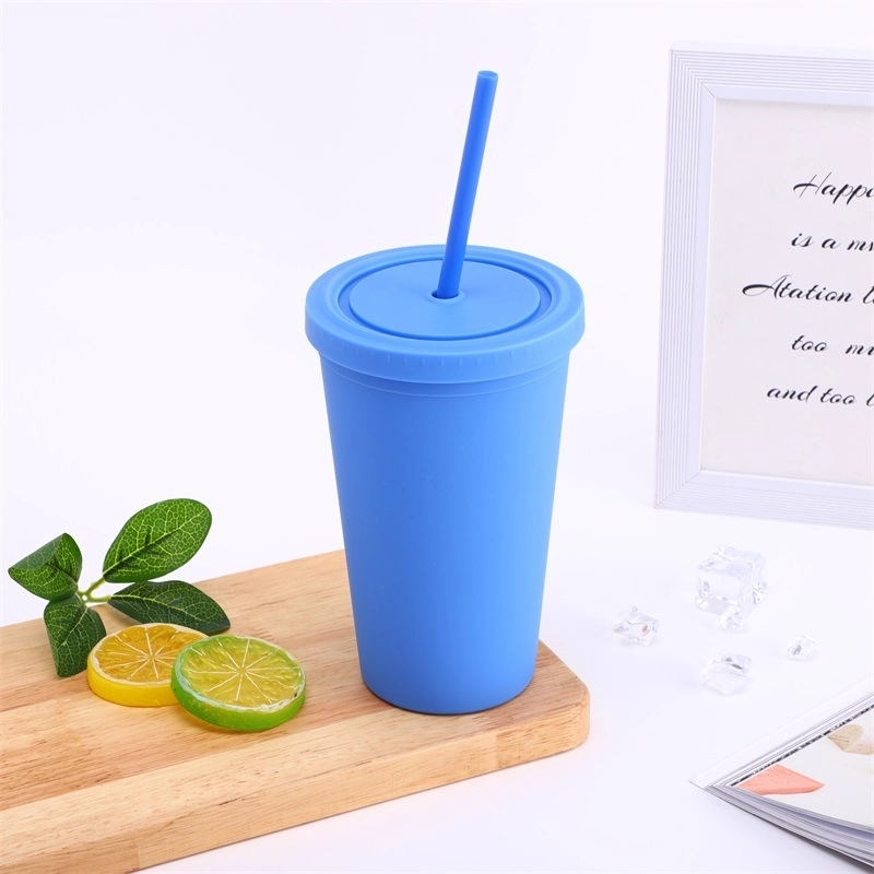 Plastic Cups with Lids and Straws 9