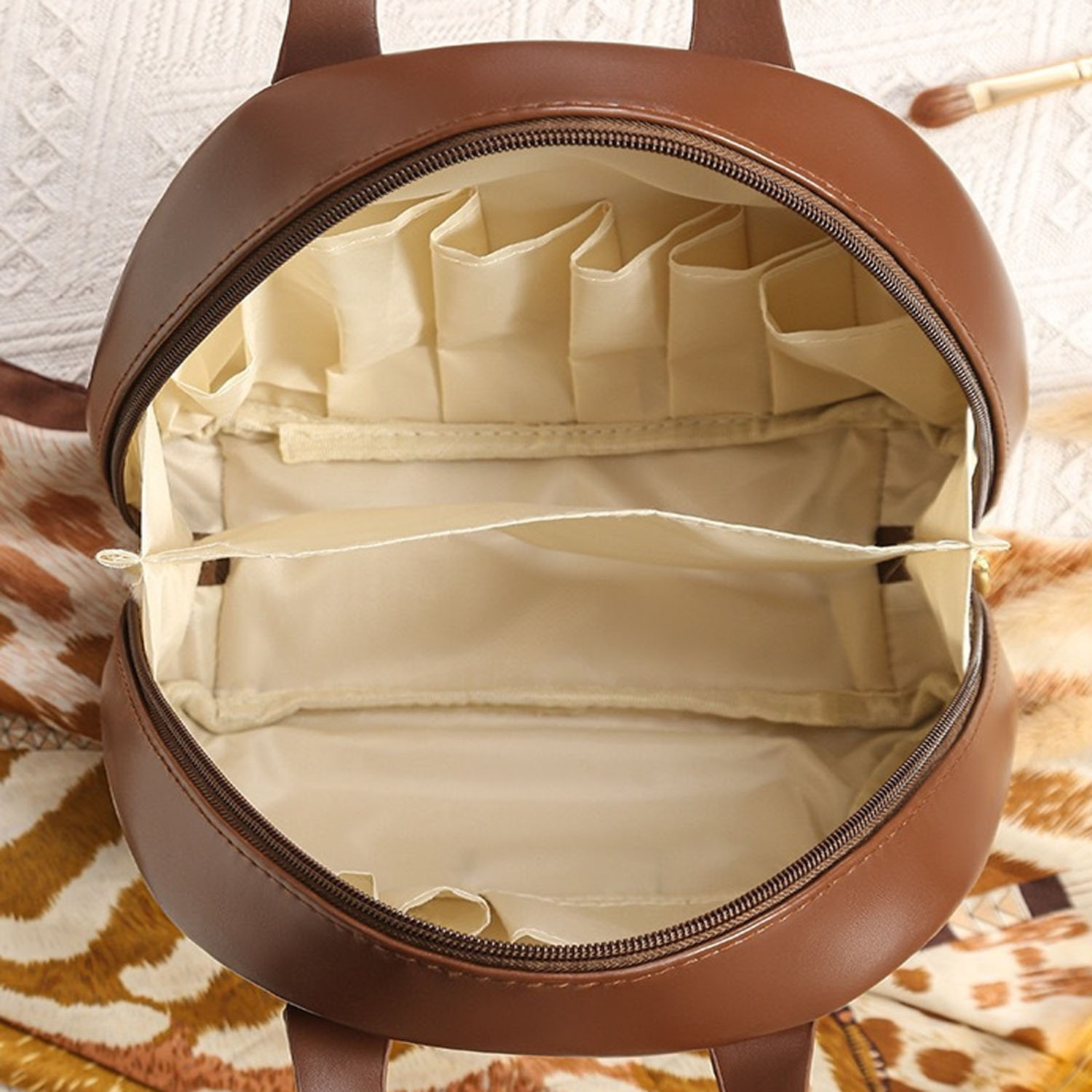 PU Leather Shell Shape Cosmetic Bag 6